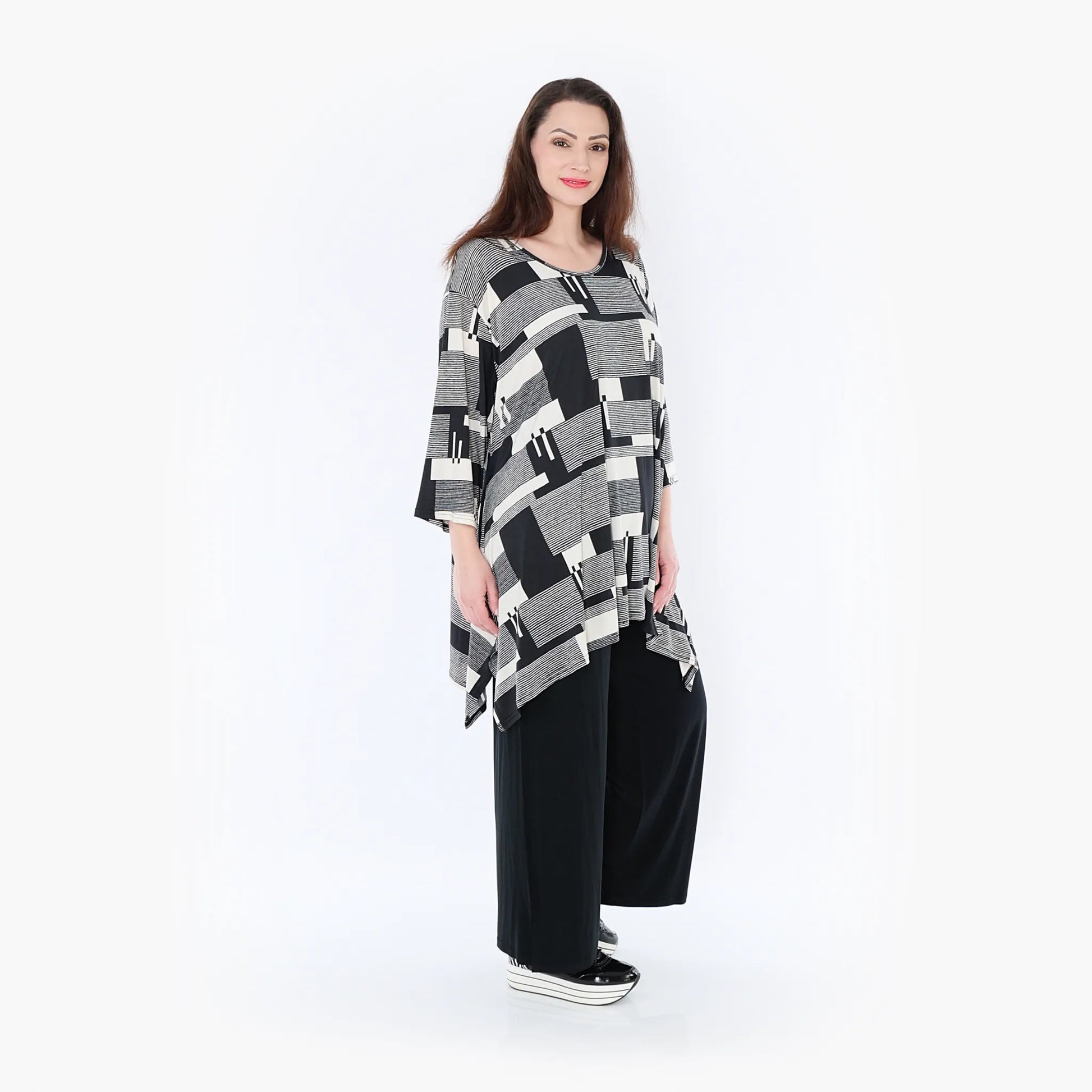 A-Form Bigshirt von AKH Fashion aus Viskose, 1426.01019, Schwarz/Ecru, Grafik, Schick, Schick