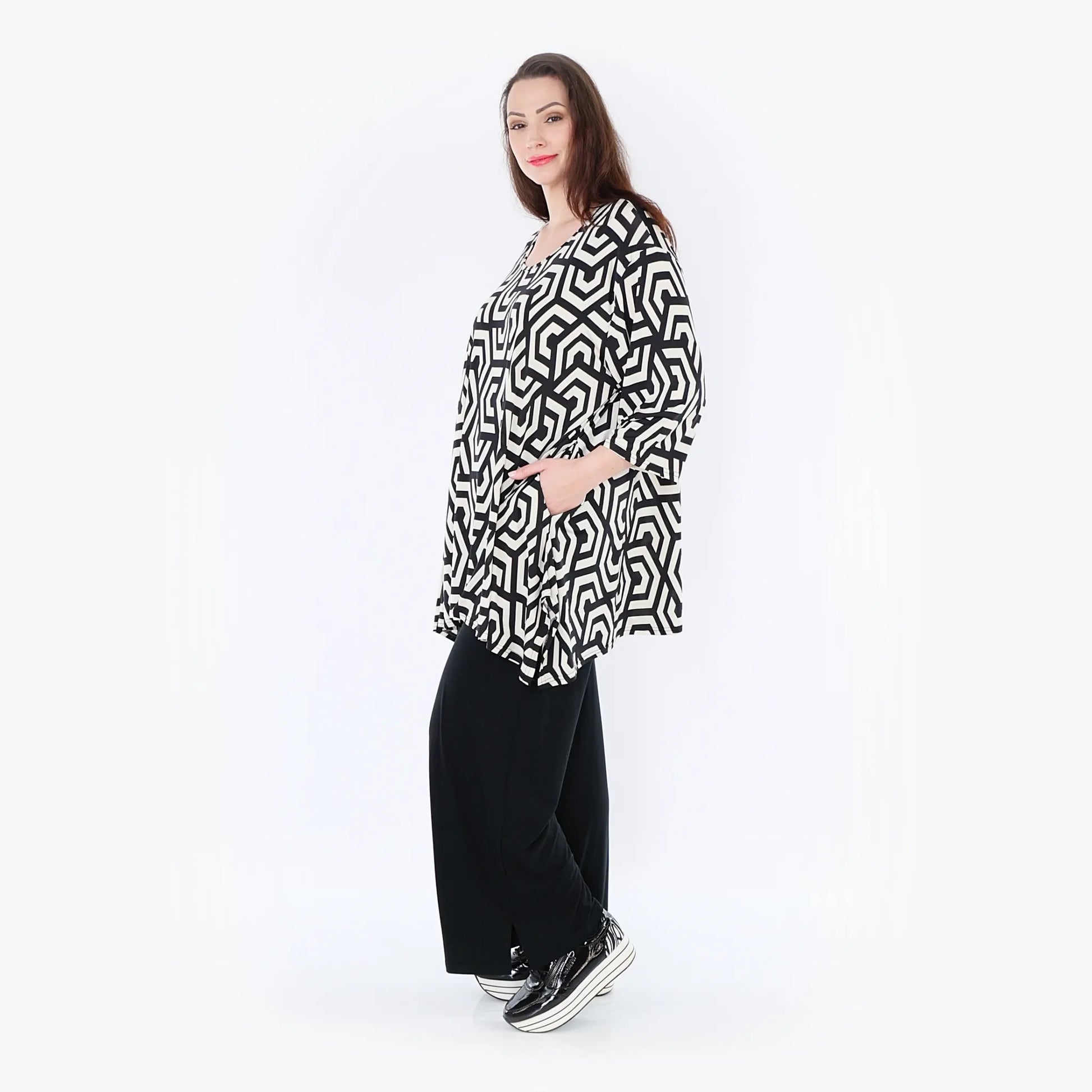 A-Form Bigshirt von AKH Fashion aus Viskose, 1428.01019, Schwarz/Ecru, Grafik, Schick, Schick