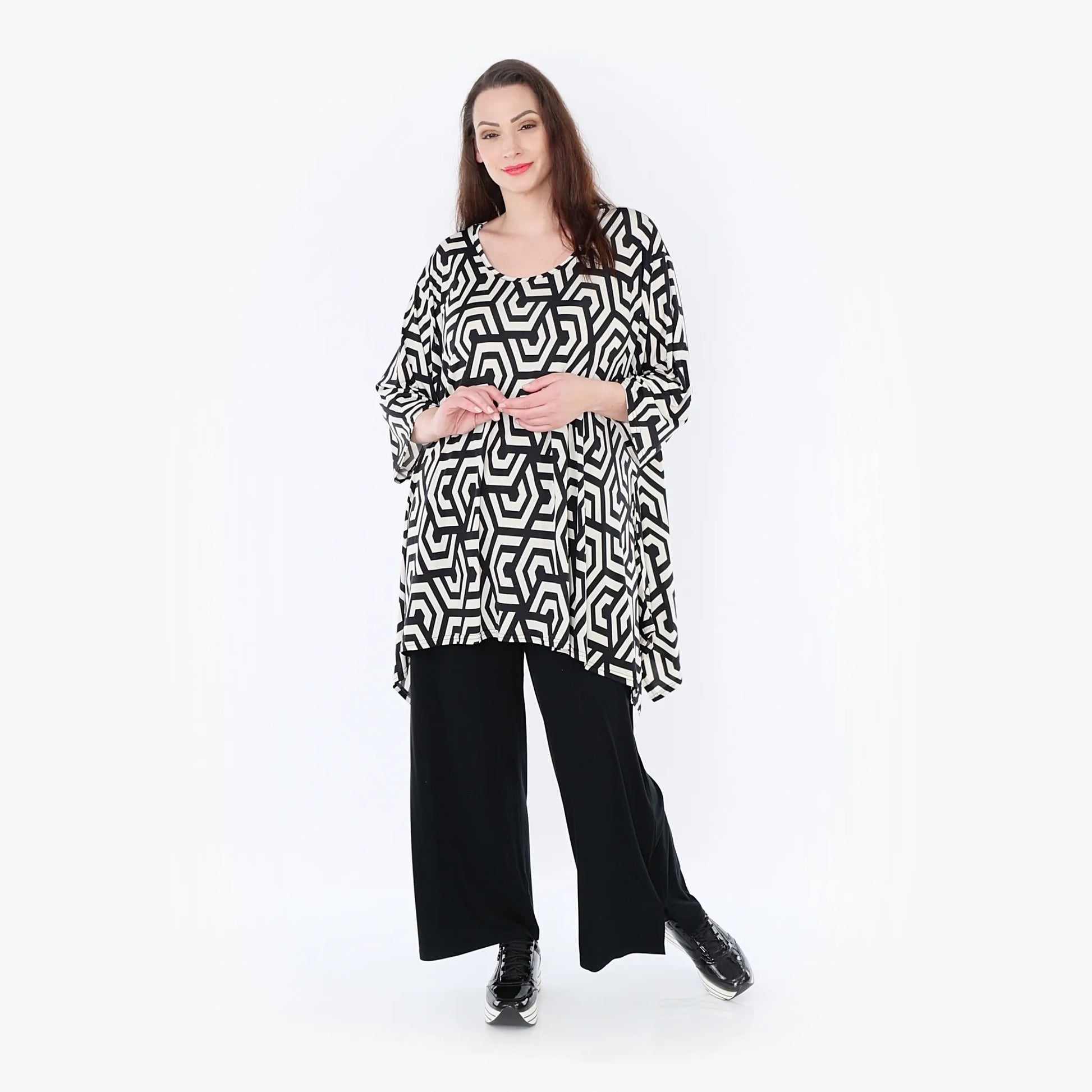 A-Form Bigshirt von AKH Fashion aus Viskose, 1428.01019, Schwarz/Ecru, Grafik, Schick, Schick