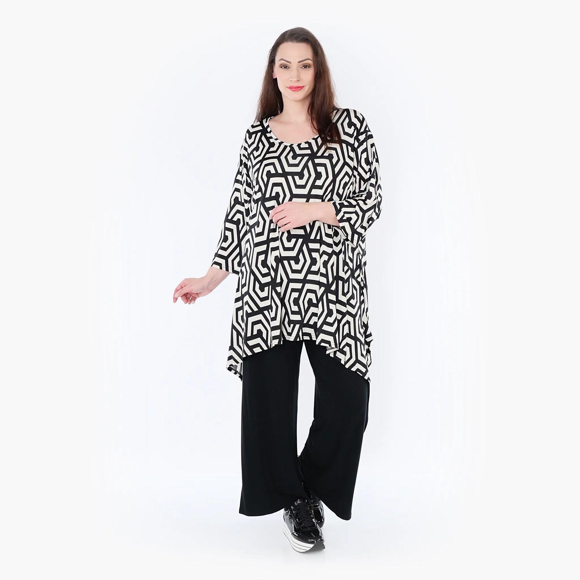 A-Form Bigshirt von AKH Fashion aus Viskose, 1428.01019, Schwarz/Ecru, Grafik, Schick, Schick