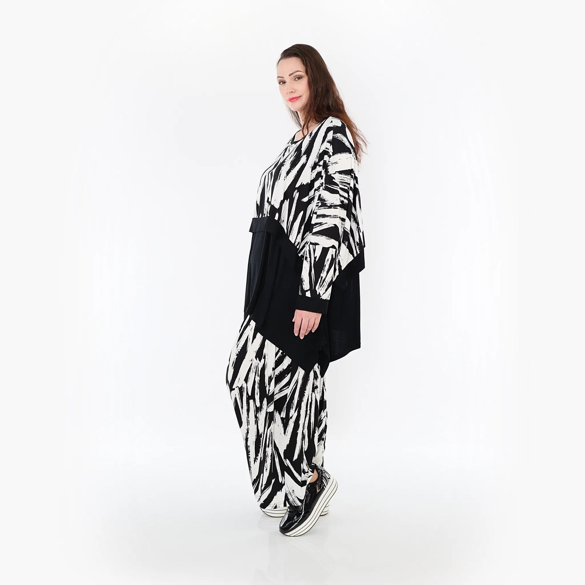 AKH Fashion Überwurf in kastiger Form, aus Viskose, 1439.07011, Weiß/Schwarz, Schick