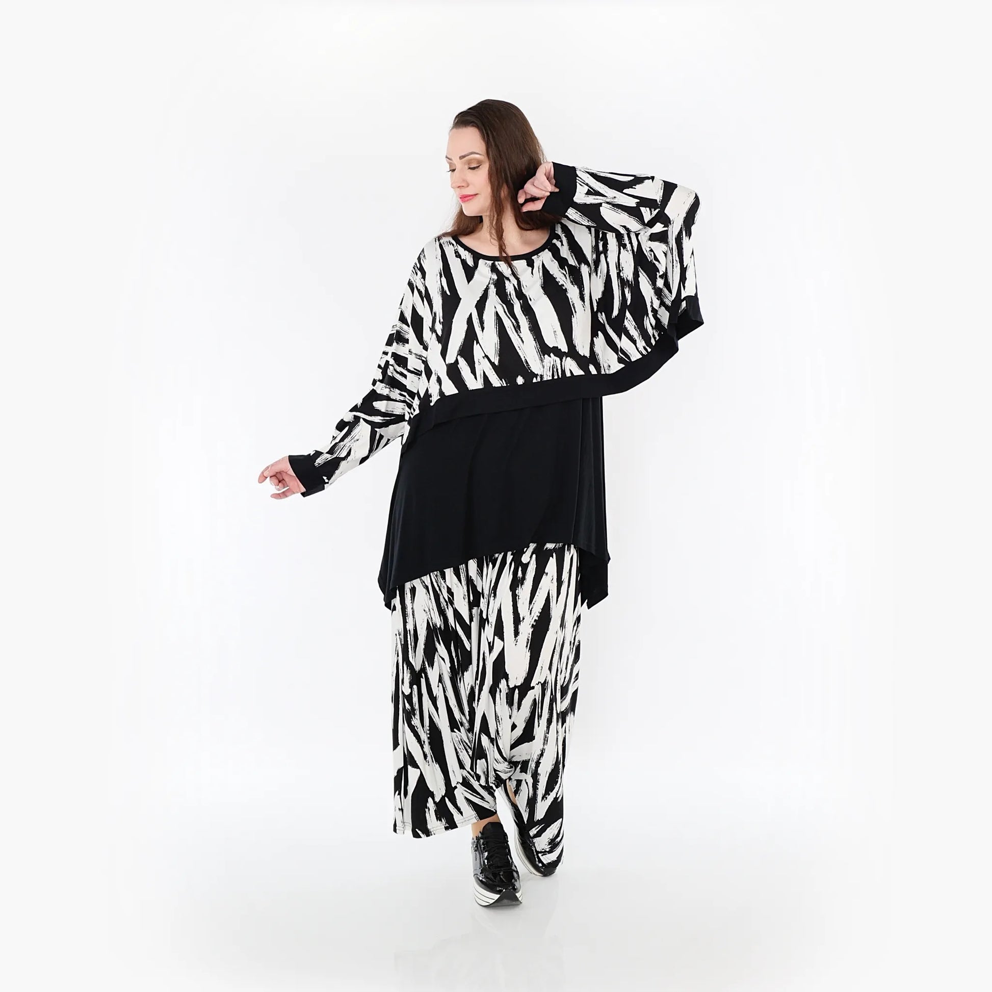 AKH Fashion Überwurf in kastiger Form, aus Viskose, 1439.07011, Weiß/Schwarz, Schick