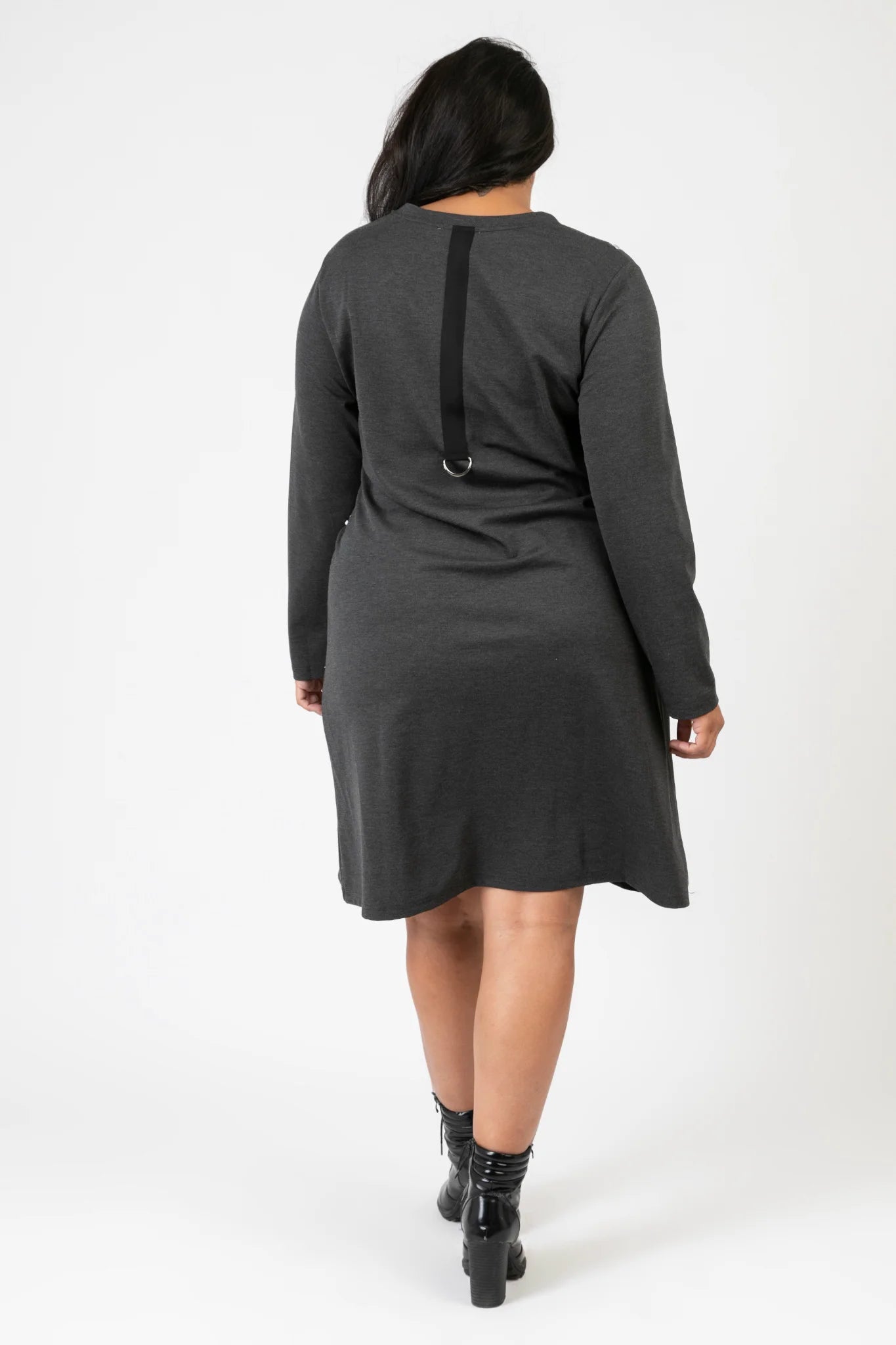 Kleid von Pomme Rouge aus Viskose in gerader Form, C6638, Grau-Schwarz-Weiß, Ausgefallen