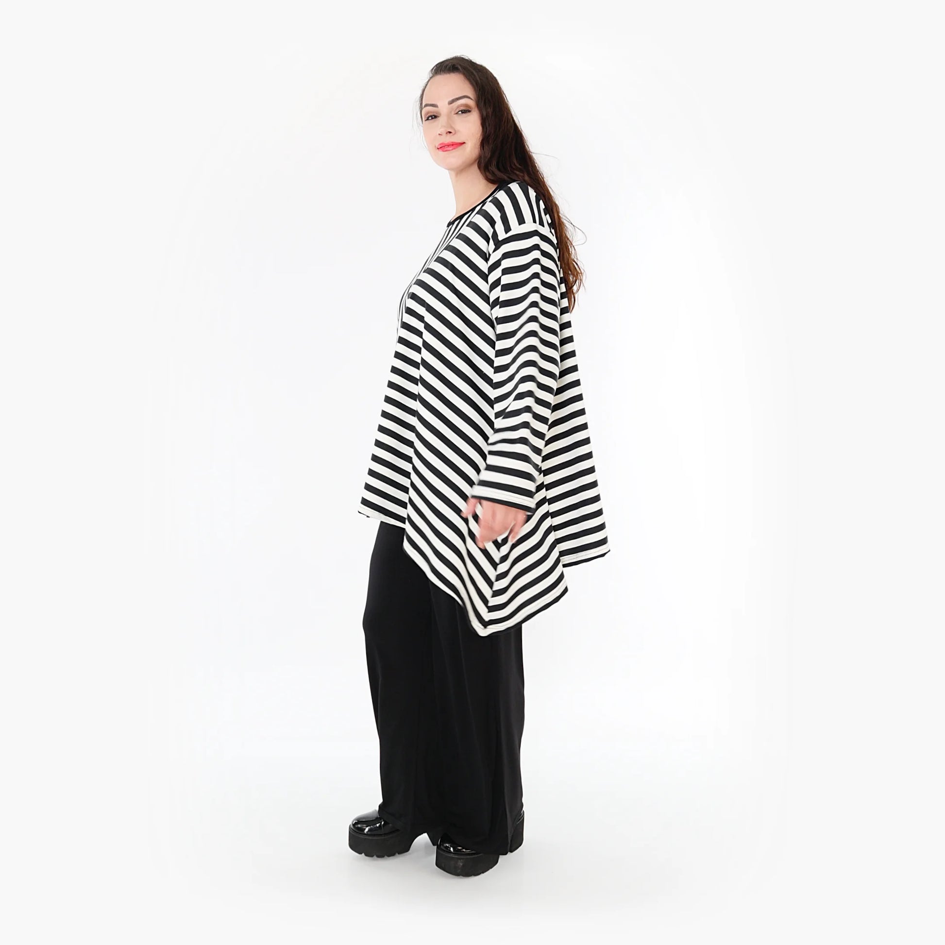 A-Form Bigshirt von AKH Fashion aus Viskose, 1366.06804, Schwarz-Weiß, Schick, Modern, Bequem