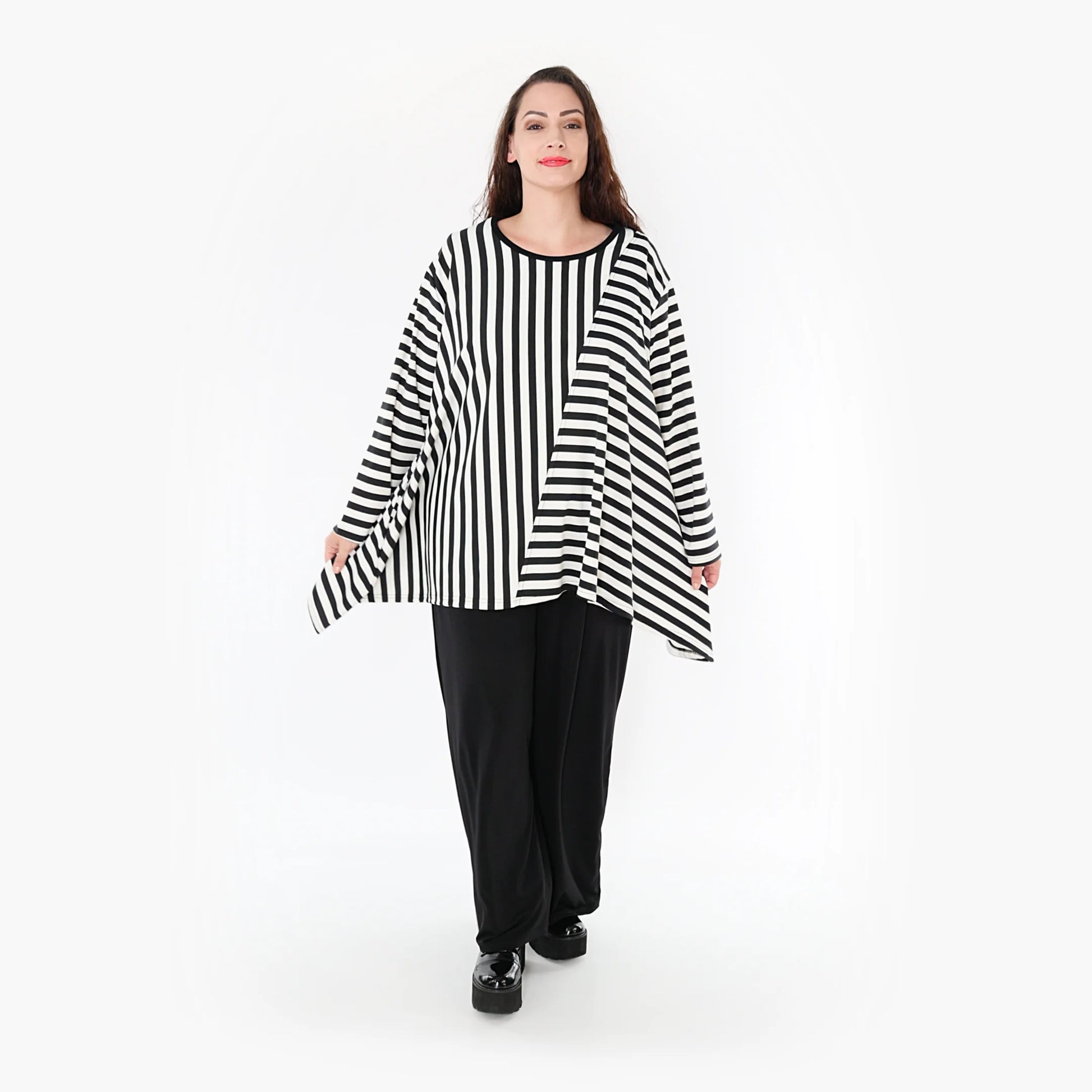 A-Form Bigshirt von AKH Fashion aus Viskose, 1366.06804, Schwarz-Weiß, Schick, Modern, Bequem