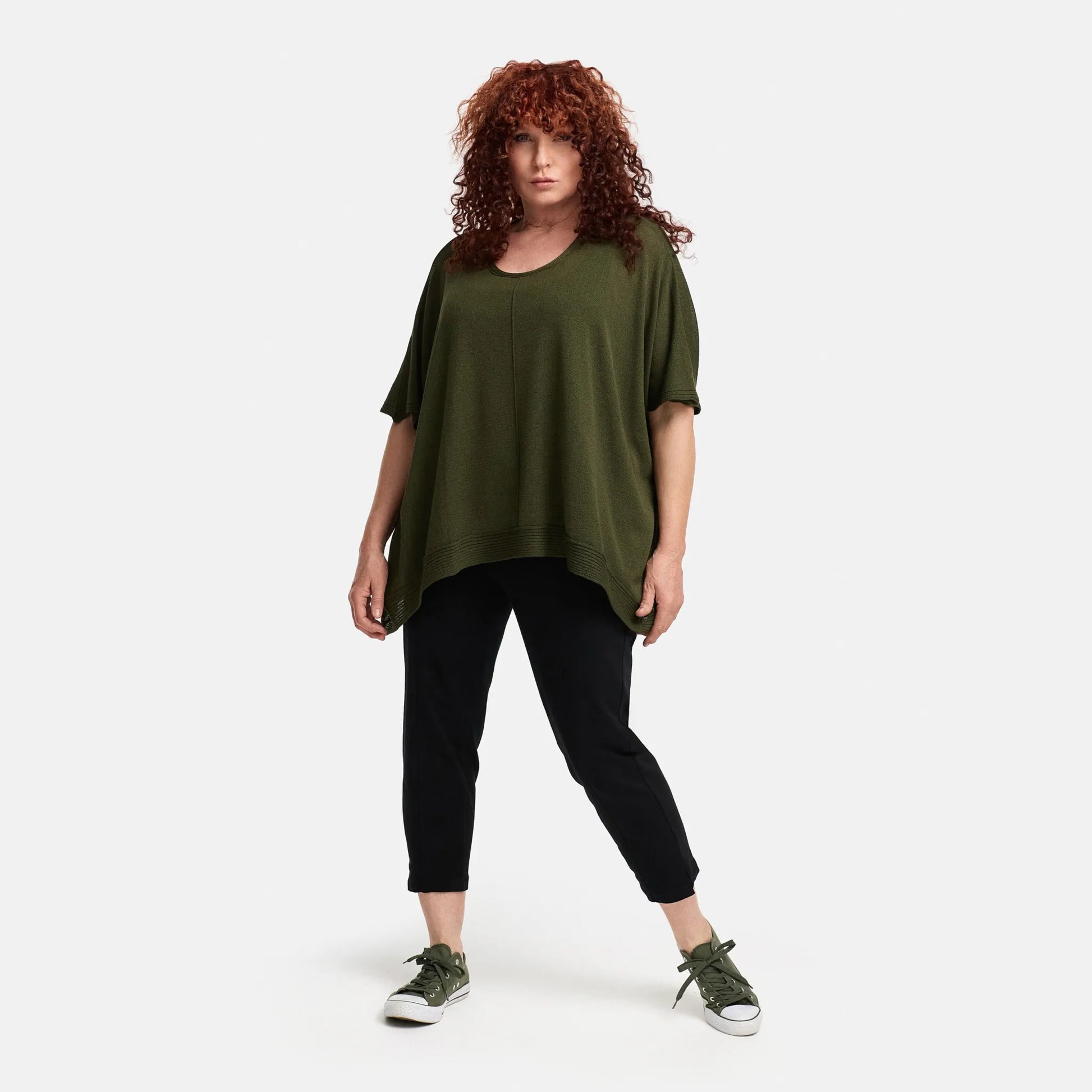 Amandine Pullover in kastiger Form, aus Viskose, A2803, Olive, Schick, Modern, Bequem