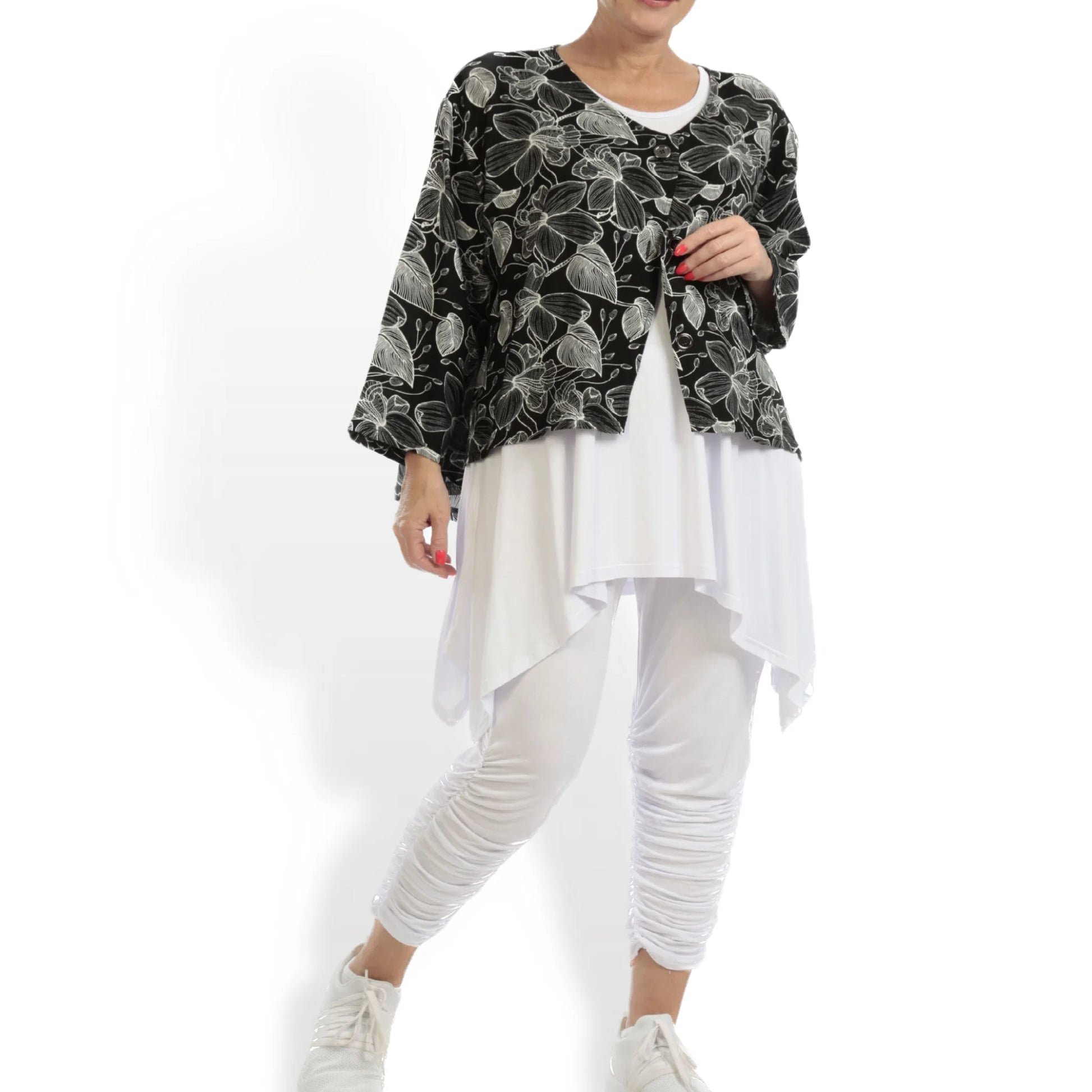AKH Fashion Jacke in gerundeter Form, aus Viskose, 1113.00130, Schwarz-Weiß, Blumen