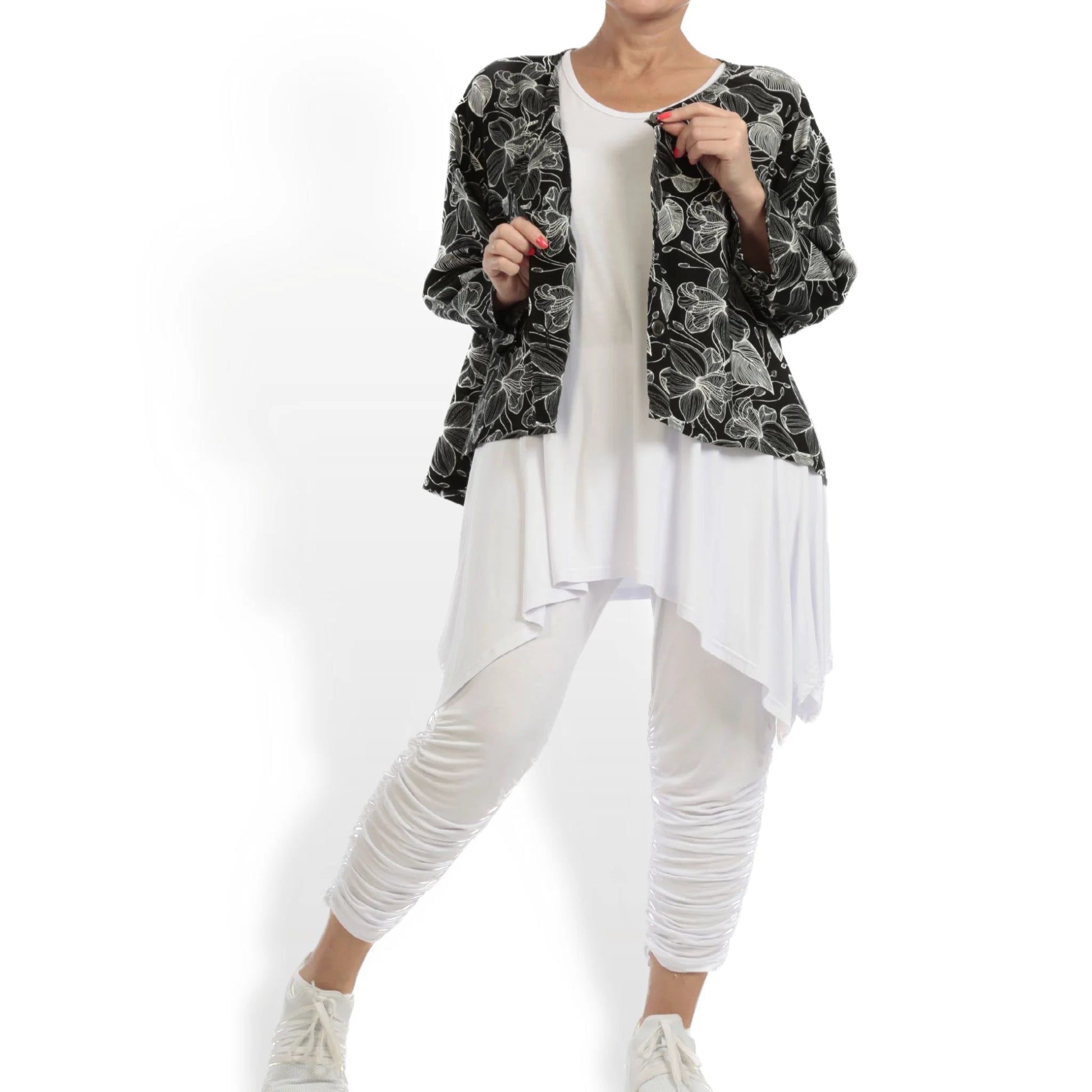 AKH Fashion Jacke in gerundeter Form, aus Viskose, 1113.00130, Schwarz-Weiß, Blumen