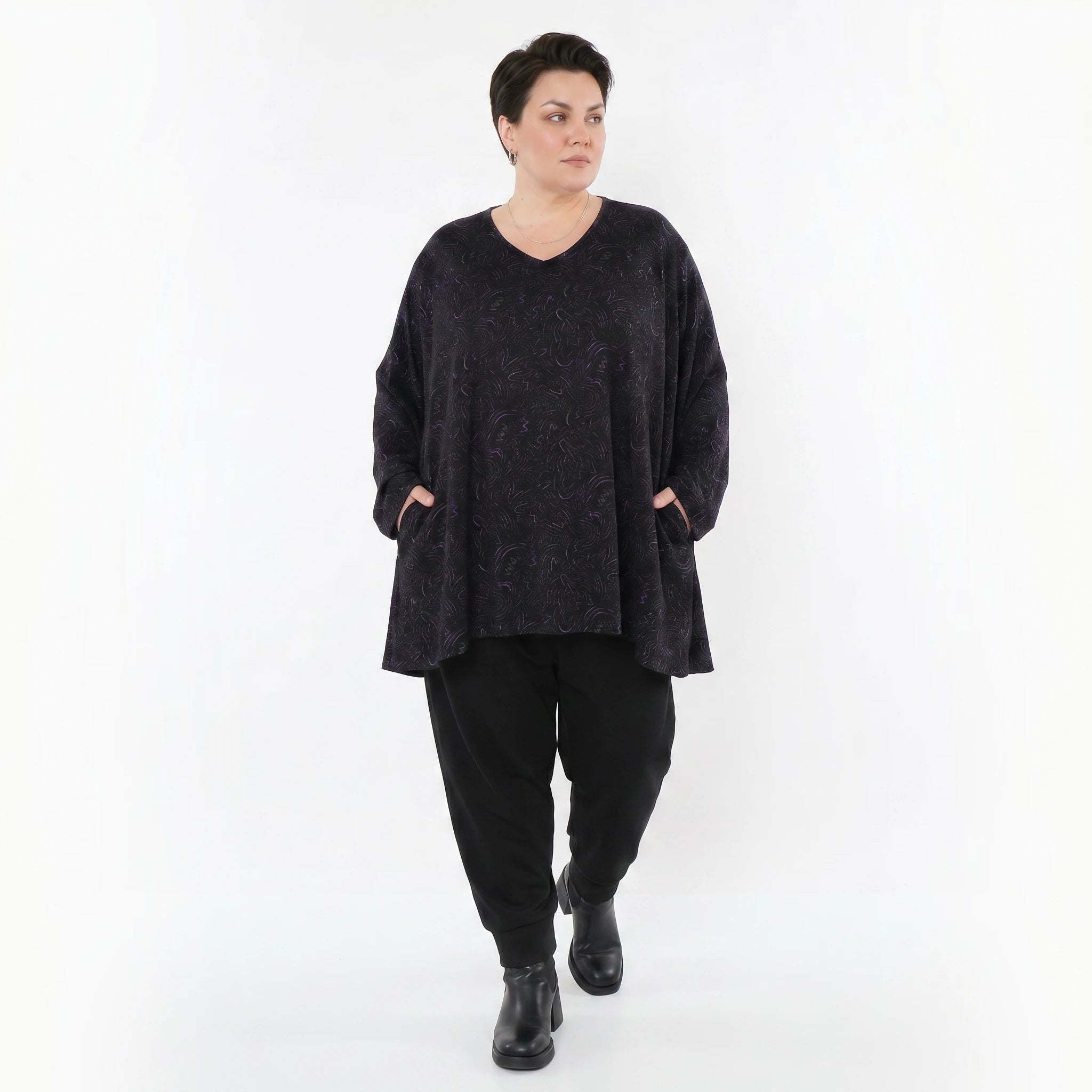 A-Form Bigshirt von AKH Fashion aus Materialmix, 1516.00593, Schwarz/Violett/Grau, Kringel