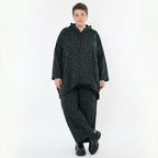 Weite Marlenehose aus Jacquard in schwarz petrol grün mit Kringelmuster und Flügeltaschen