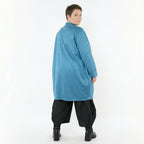 Ballonjacke aus weichem Veganleder in Petrol mit Stehkragen und tiefen Nahttaschen