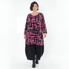 Langarmshirt in Fuchsiaschwarz mit Pinselstrichmuster aus weichem Viskosejersey A-Form