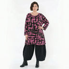 Langarmshirt in Fuchsiaschwarz mit Pinselstrichmuster aus weichem Viskosejersey A-Form