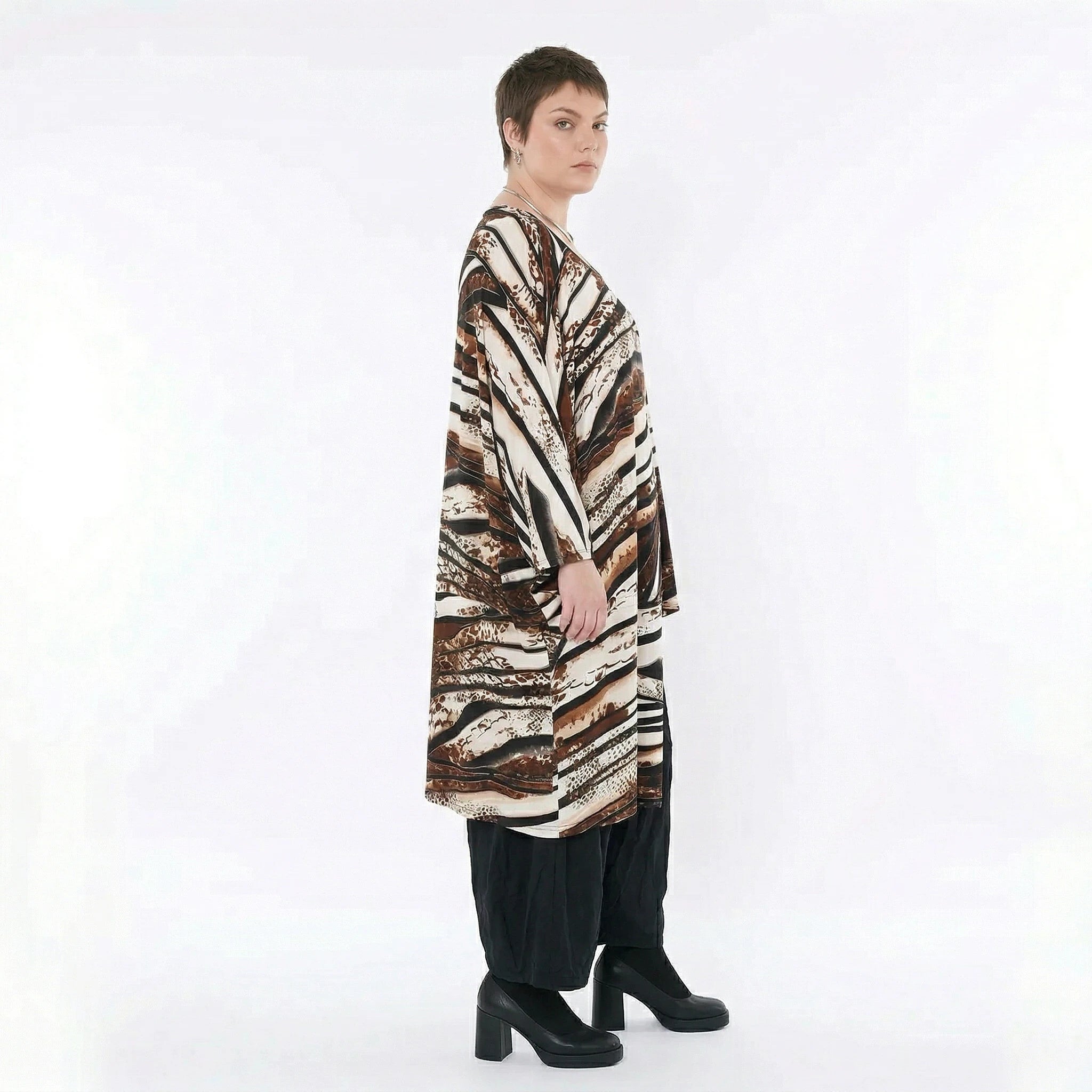 AKH Fashion Bigshirt in asymmetrischer Form, aus Materialmix, 1507133, Schwarz/Braun/Weiß