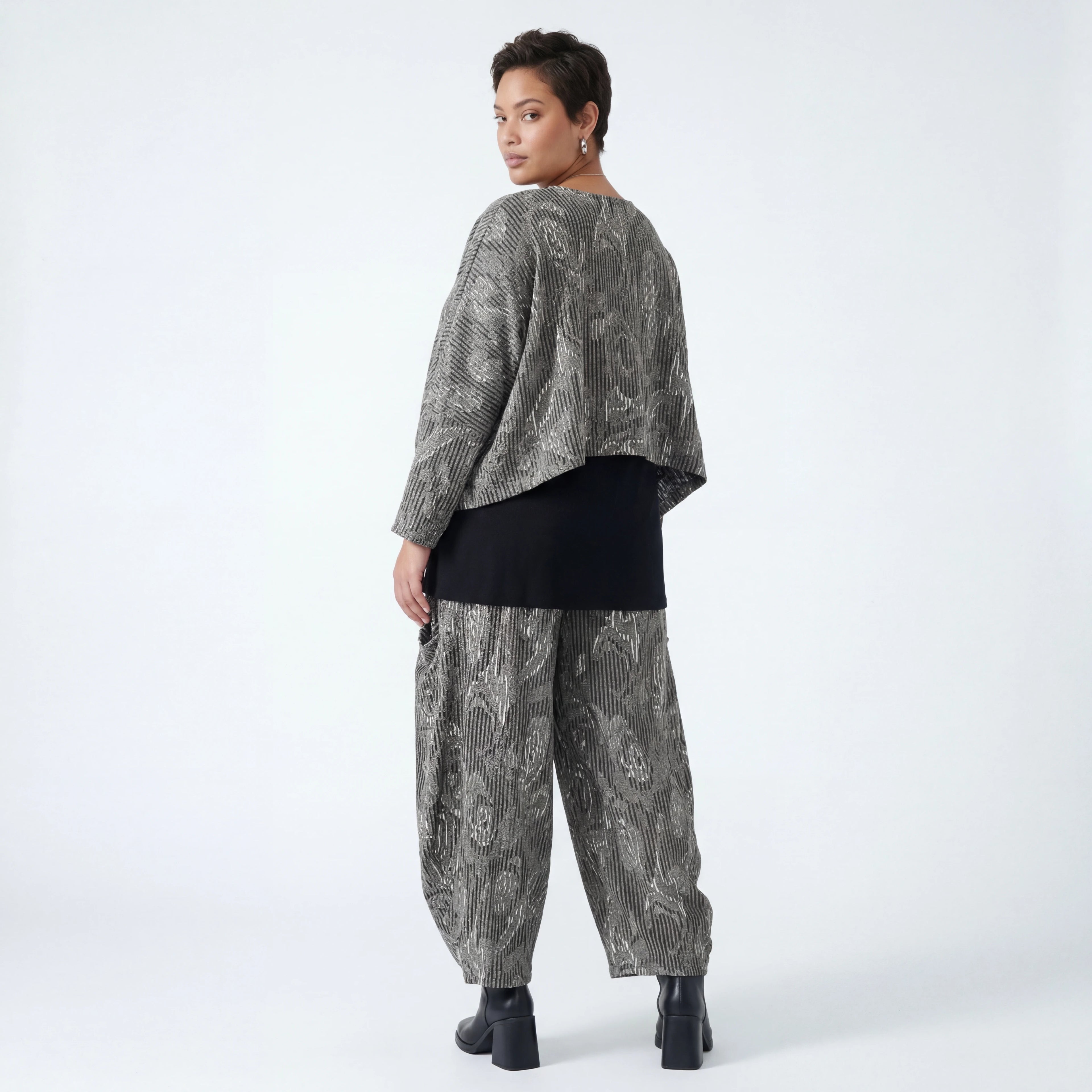 AKH Fashion Überwurf in kastiger Form, aus Materialmix, 1507011, Grau/Schwarz/Weiß, Schick