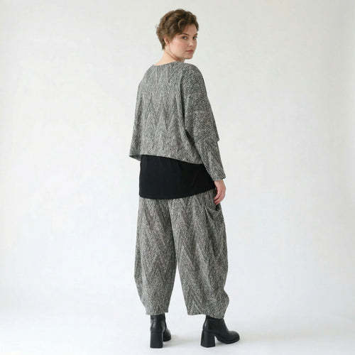 AKH Fashion Überwurf in kastiger Form, aus Materialmix, 1526.07011, Grau/Schwarz/Weiß