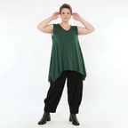 Tannengrünes A-Form Basic Top aus weichem Jersey mit Rundhals ärmellos stretchig solo