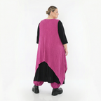 Fuchsia Zipfelkleid aus Feinstrick ärmellos mit Rundhals Ajourmuster und Wellenmuster