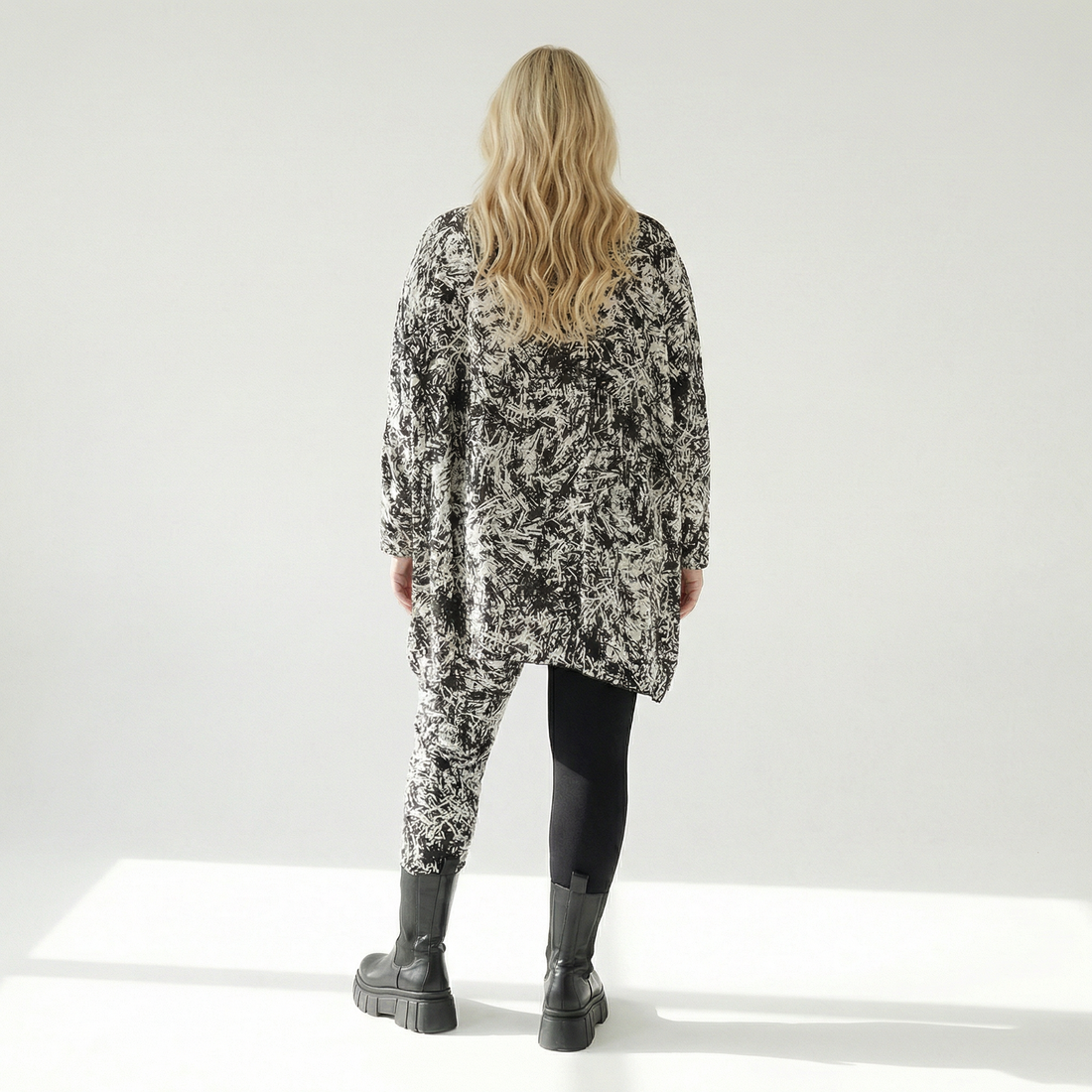  A-Form Bigshirt von AKH Fashion aus Viskose, 1559.00593, Schwarz/Weiß, Abstrakt, Ausgefallen