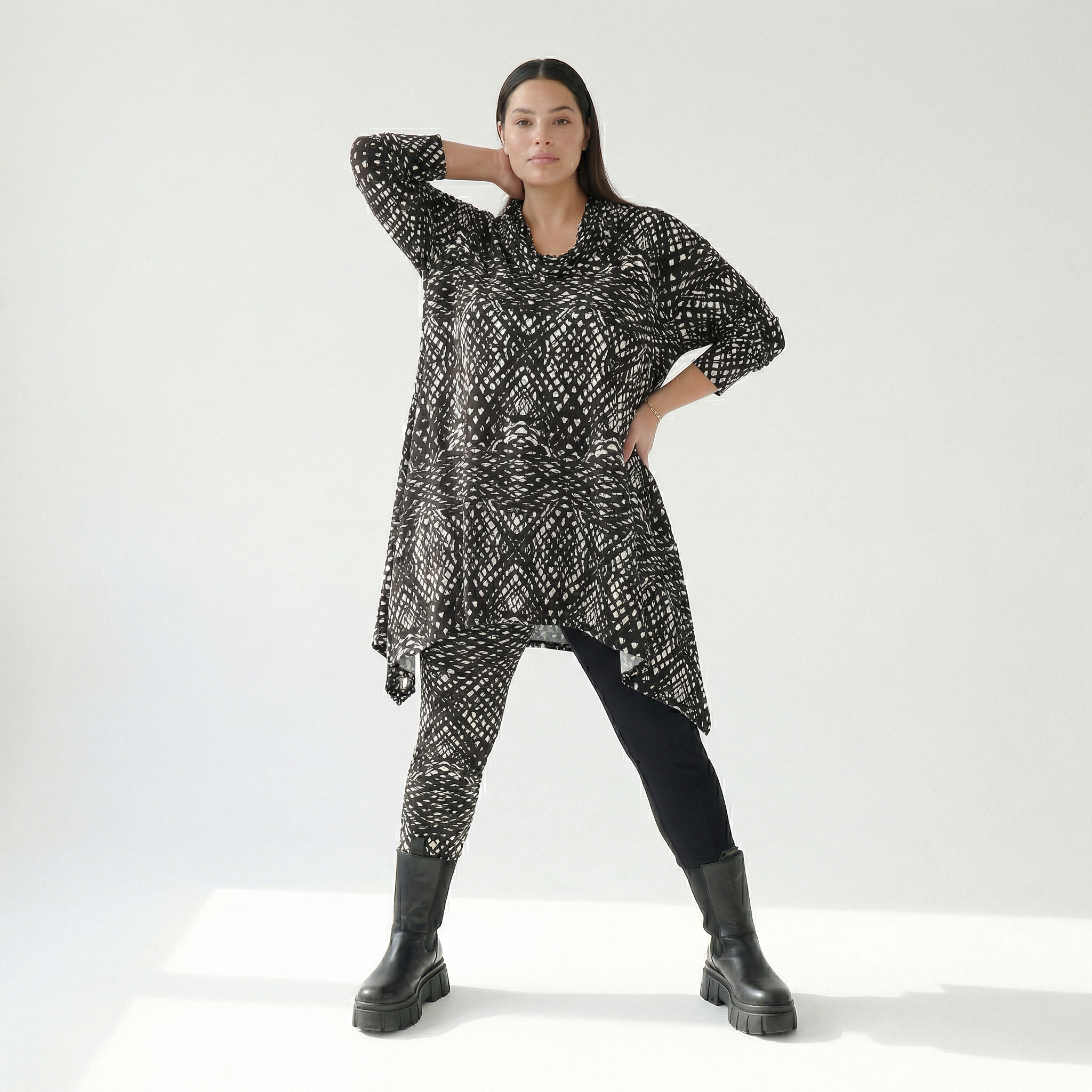  A-Form Bigshirt von AKH Fashion aus Viskose, 1560.03371, Schwarz/Weiß, Abstrakt, Ausgefallen