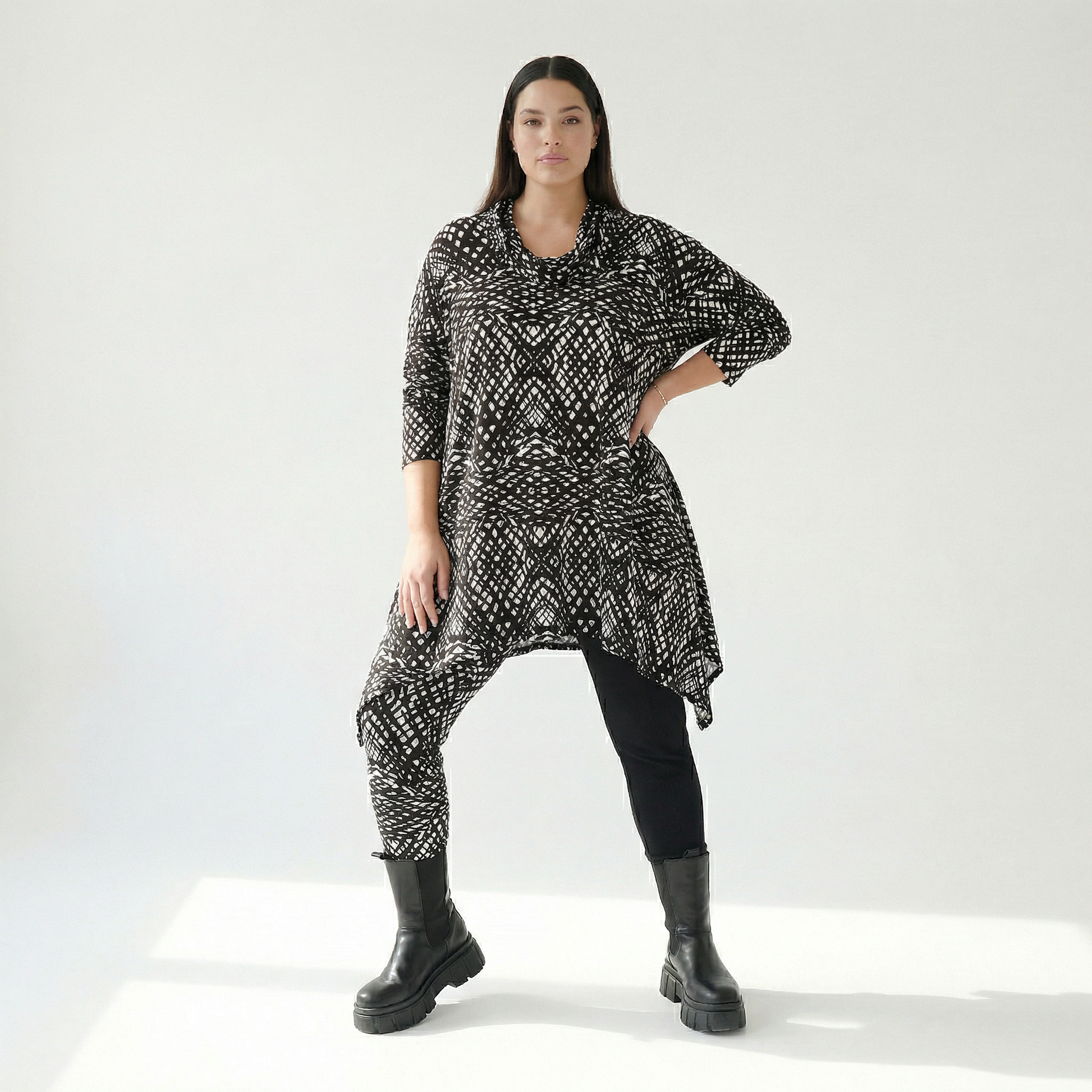  A-Form Bigshirt von AKH Fashion aus Viskose, 1560.03371, Schwarz/Weiß, Abstrakt, Ausgefallen