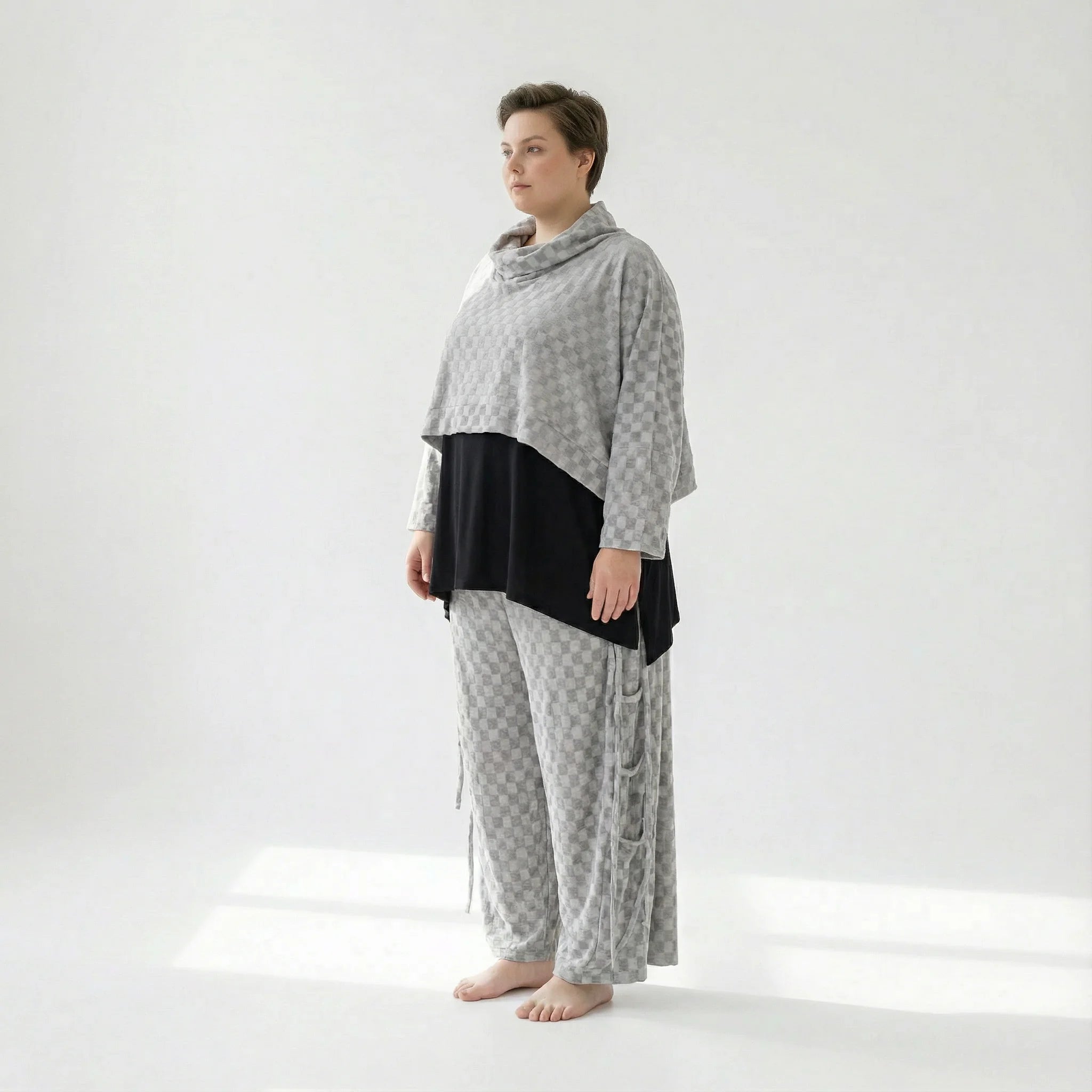  AKH Fashion Überwurf in kastiger Form, aus Viskose, 1540.7011R, Grau, Kariert, Schick