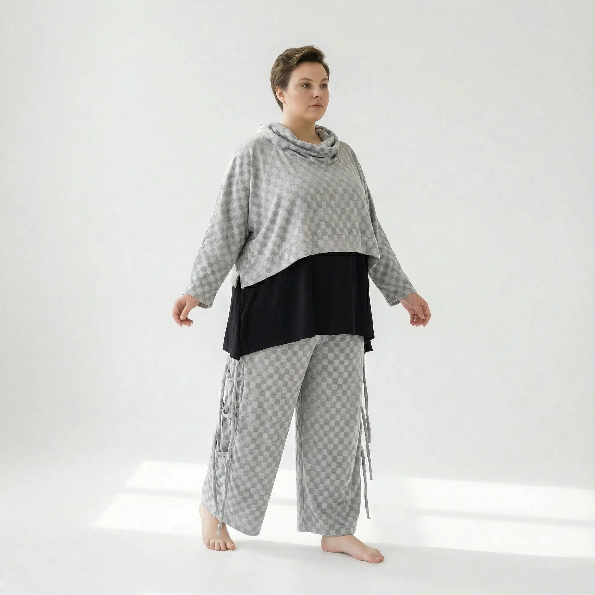  AKH Fashion Überwurf in kastiger Form, aus Viskose, 1540.7011R, Grau, Kariert, Schick