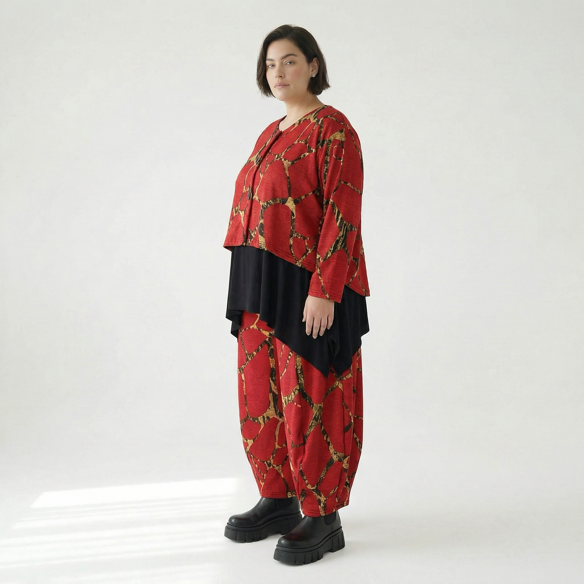  AKH Fashion Jacke in gerundeter Form, aus Materialmix, 1563.00130, Rot/Multi, Grafik
