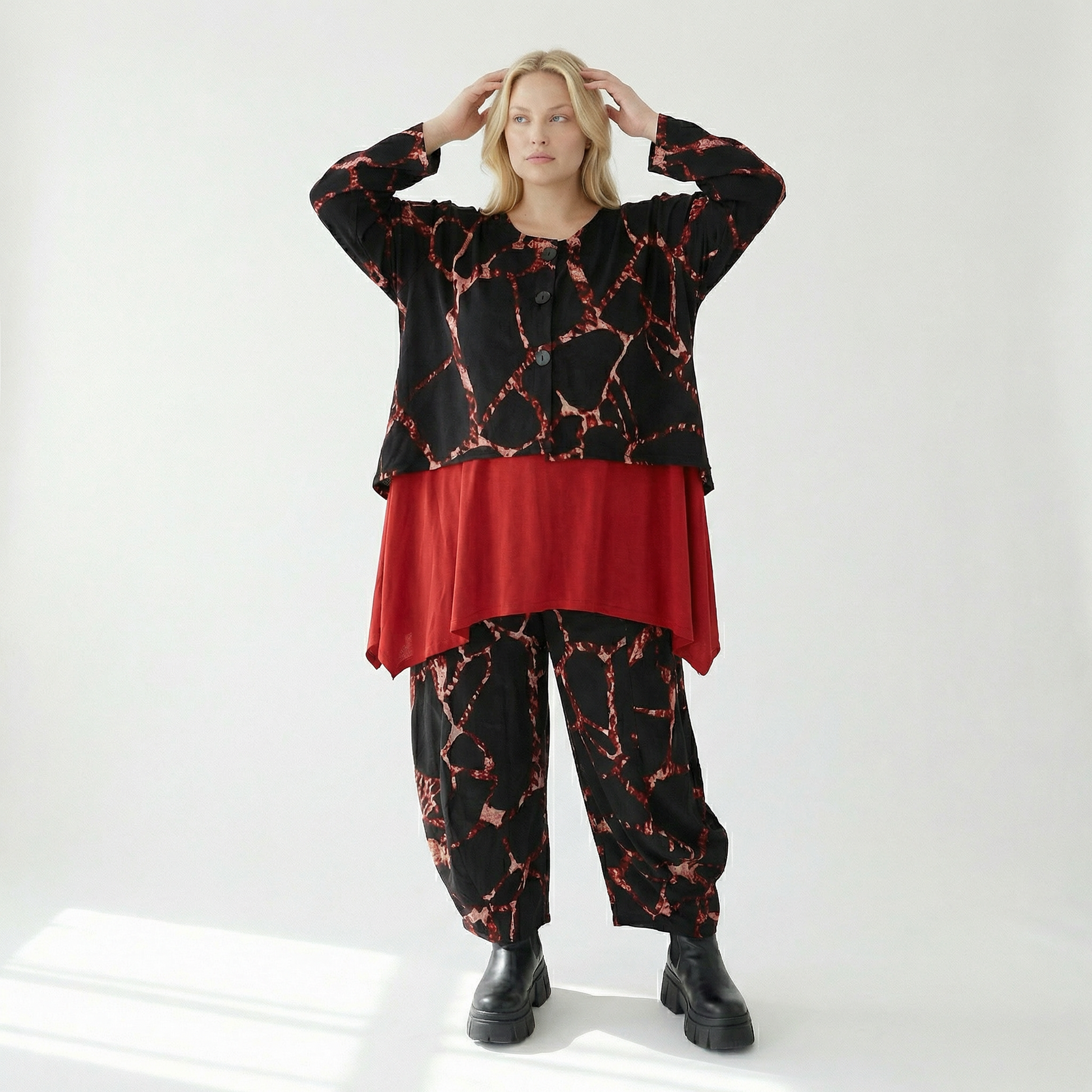  AKH Fashion Jacke in gerundeter Form, aus Materialmix, 1563.00130, Schwarz/Multi, Grafik