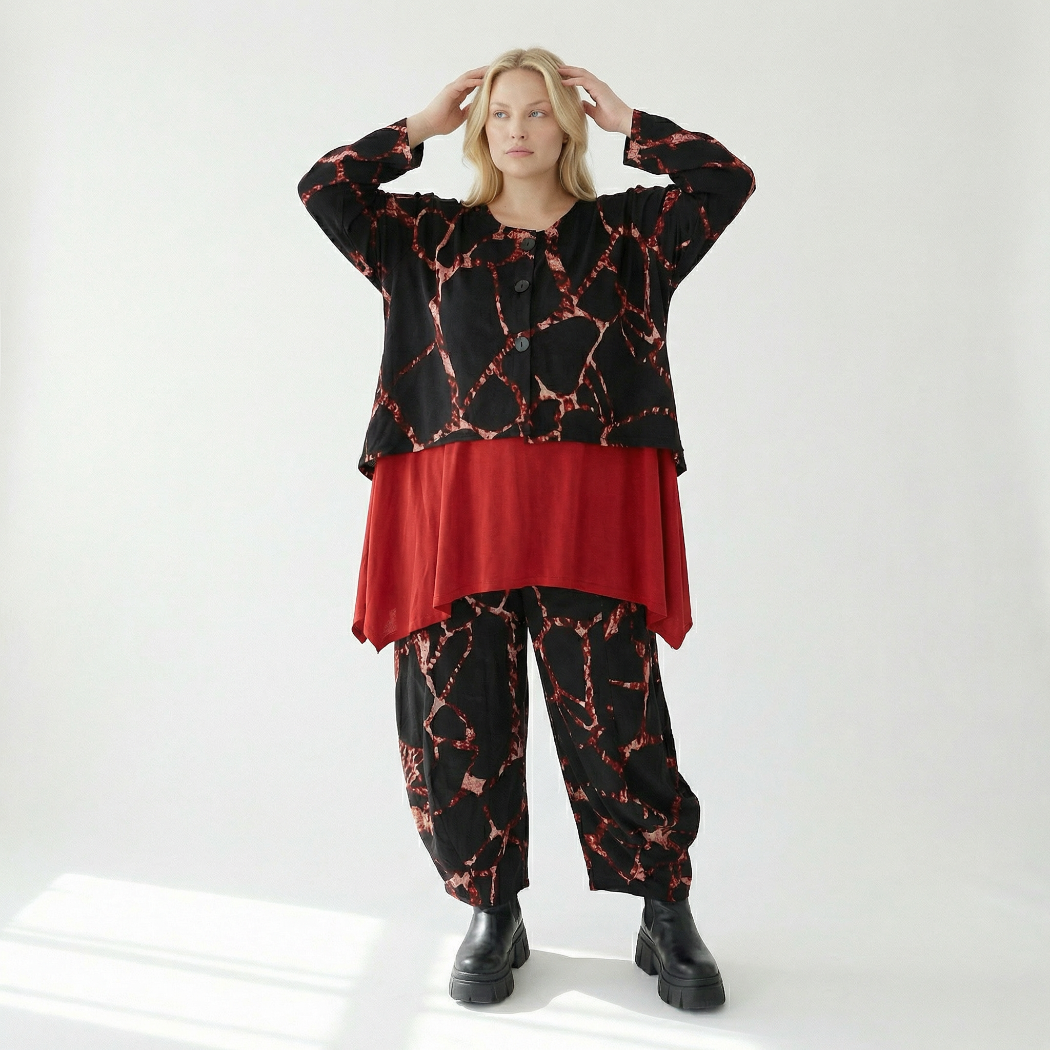  AKH Fashion Jacke in gerundeter Form, aus Materialmix, 1563.00130, Schwarz/Multi, Grafik