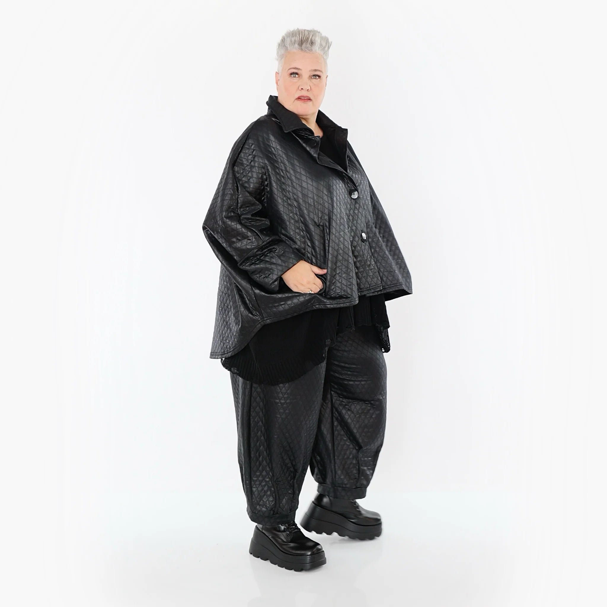  AKH Premium Jacke in gerundeter Form, aus Viskose, P1021.7162, Schwarz, Raute, Schick