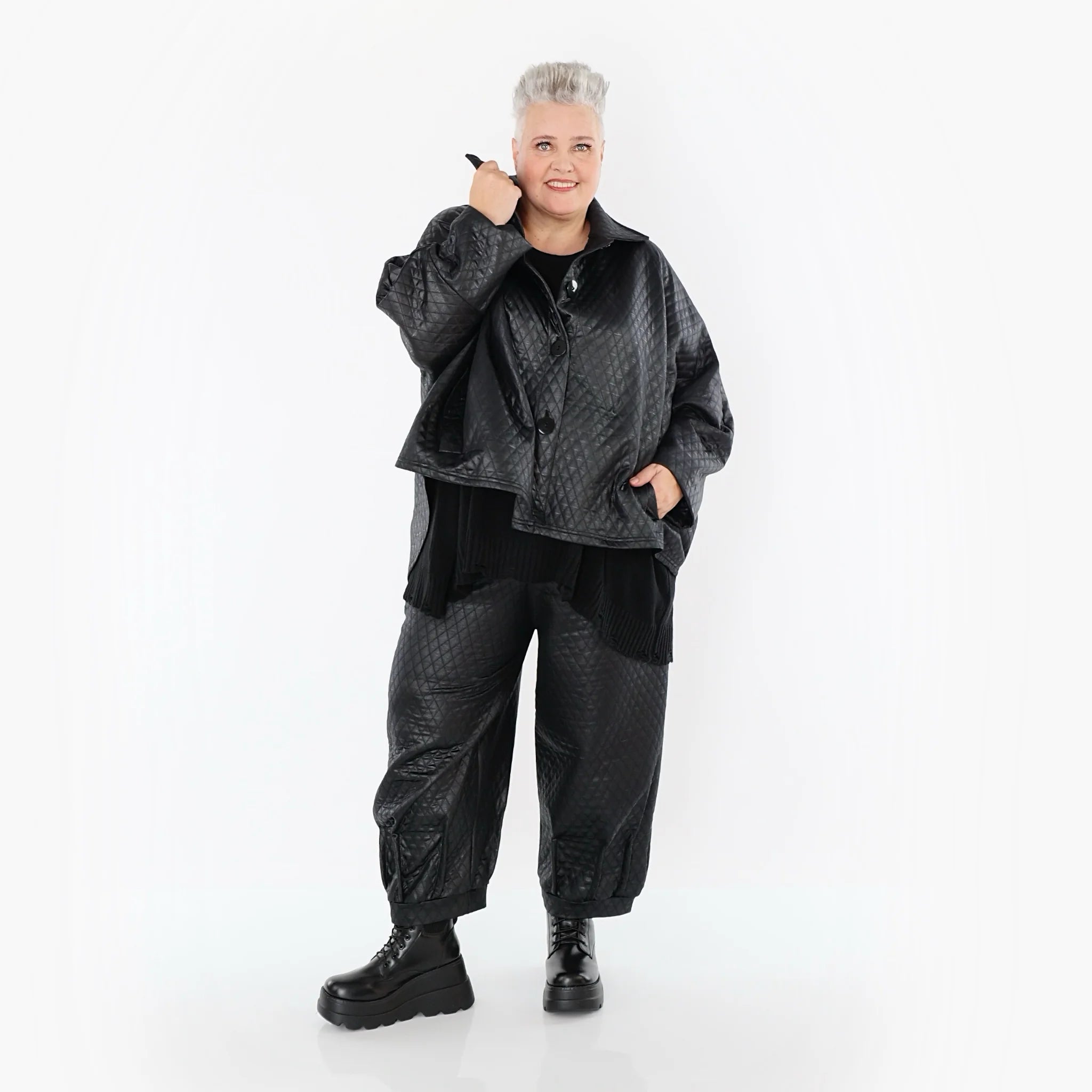  AKH Premium Jacke in gerundeter Form, aus Viskose, P1021.7162, Schwarz, Raute, Schick