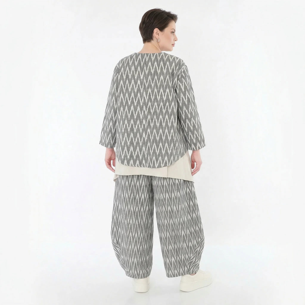 Lagenlook Jacke aus leichter Leinen Baumwolle mit ausgefallenem Zickzack Muster, Grau/Ecru