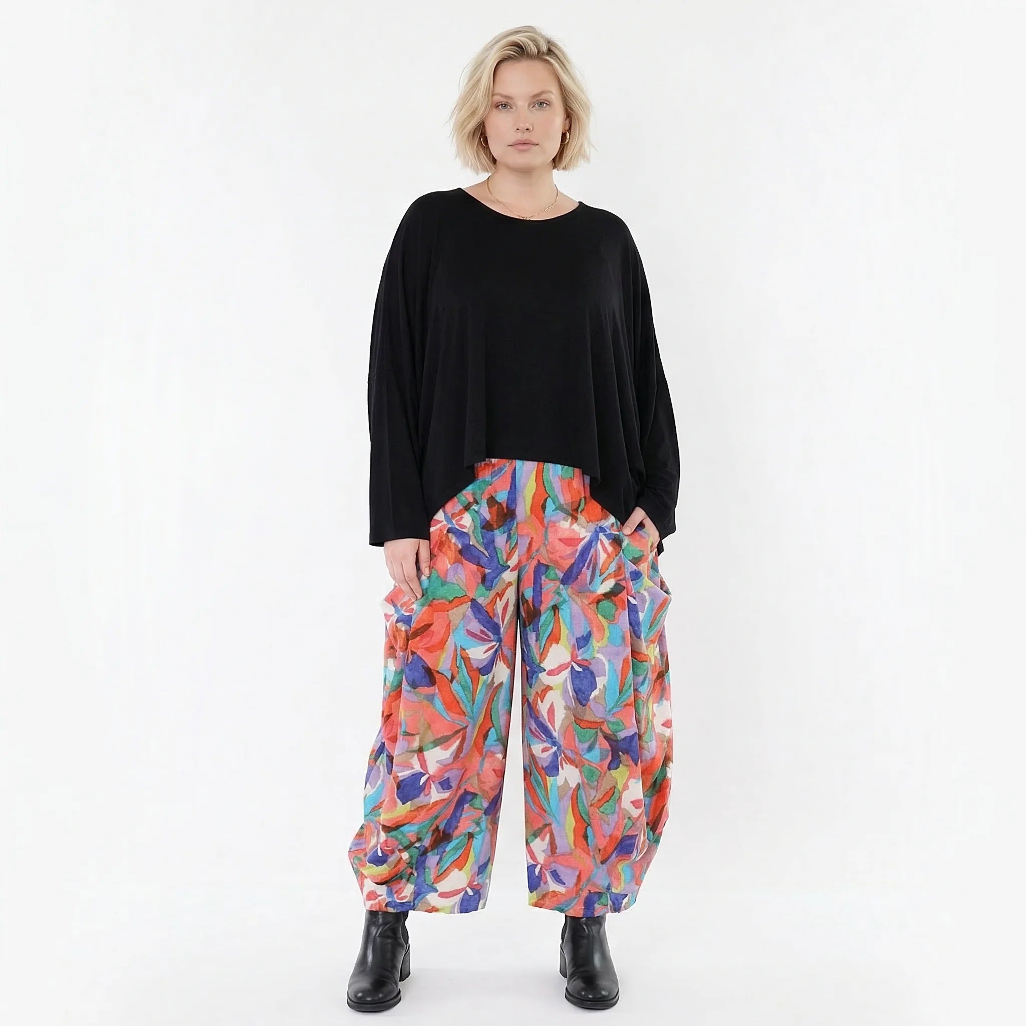 Legere Ballon Hose im trendigen Lagenlook mit ausgefallenem Blumendruck und weichem Tragegefühl, Mehrfarbig