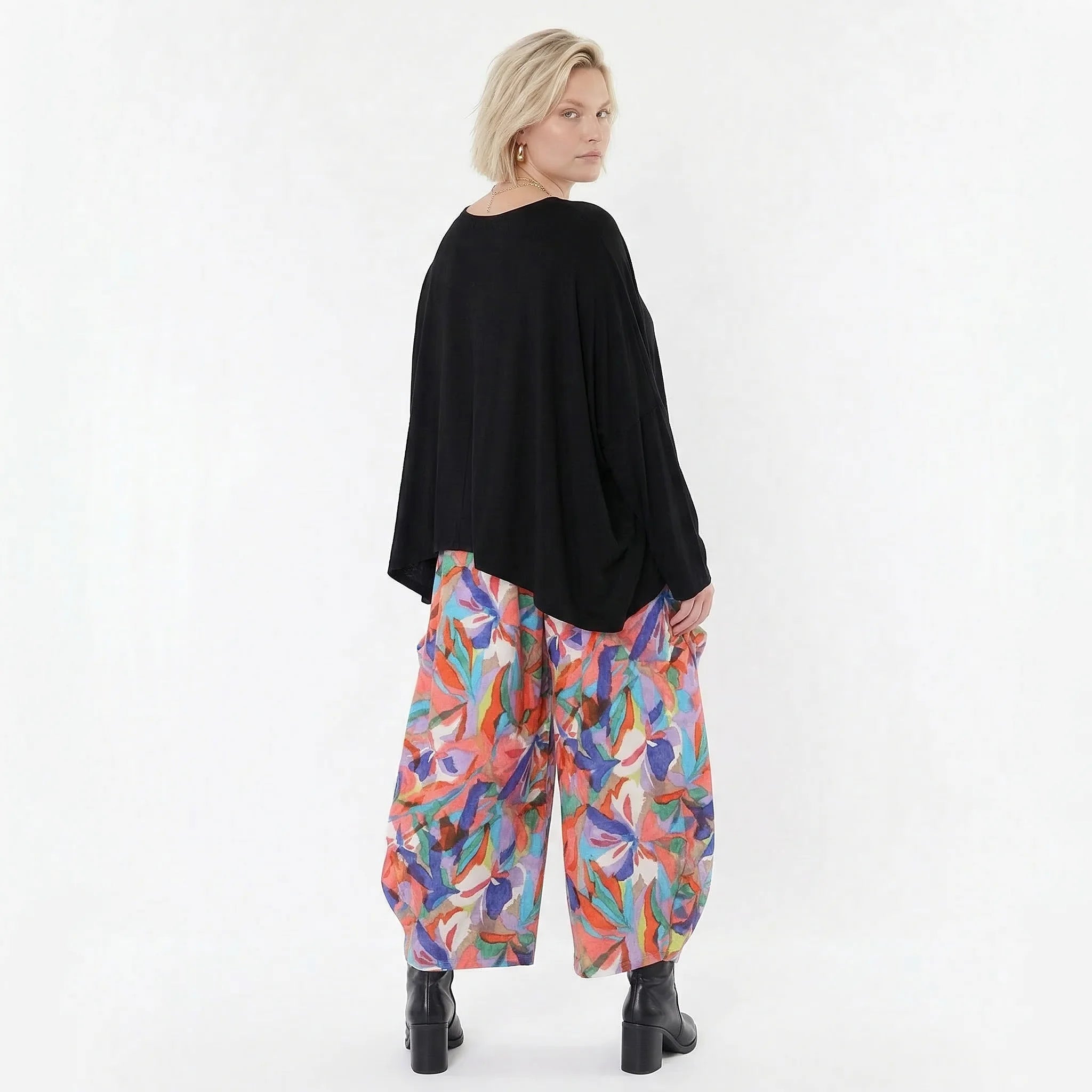 Legere Ballon Hose im trendigen Lagenlook mit ausgefallenem Blumendruck und weichem Tragegefühl, Mehrfarbig