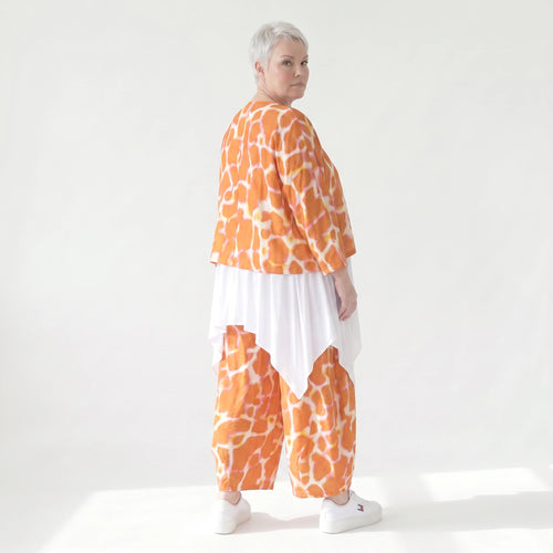 Ausgefallene Ballon Hose im legeren Lagenlook mit luftig leichter Popeline und Batik Muster, Orange/Weiß