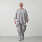 Leichtes Oversize Lagenlook Shirt in A-Form mit Popeline aus Baumwolle und Batikmuster, Grau