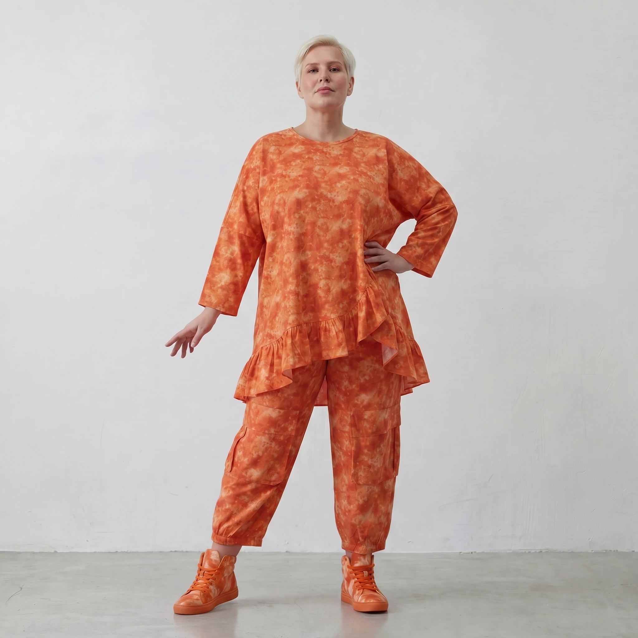 Zeitloses Oversize Lagenlook Shirt aus reiner Baumwoll Popeline mit Rüschen und Batikmuster, Orange