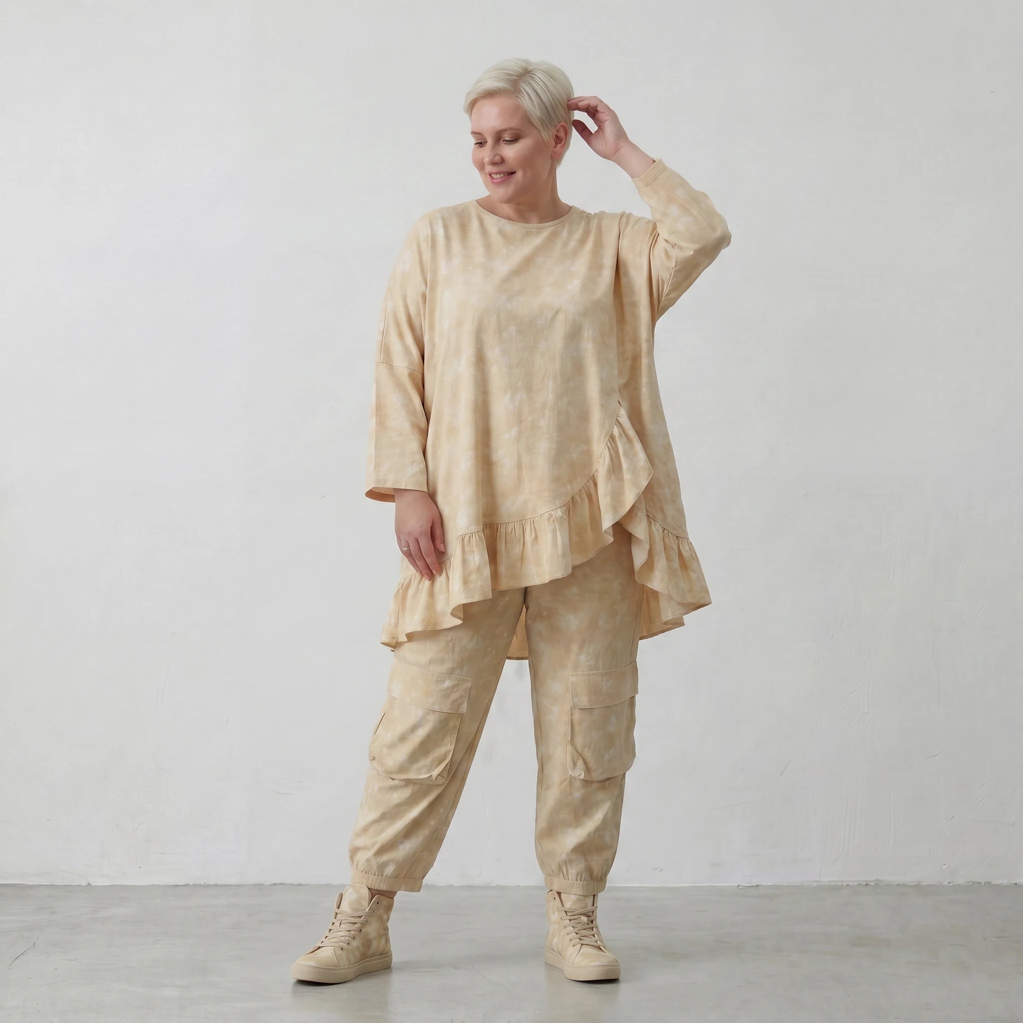 Luftig leichtes Oversize Lagenlook Shirt aus feiner Baumwollpopeline mit ausgefallenem Batikmuster, Vanille