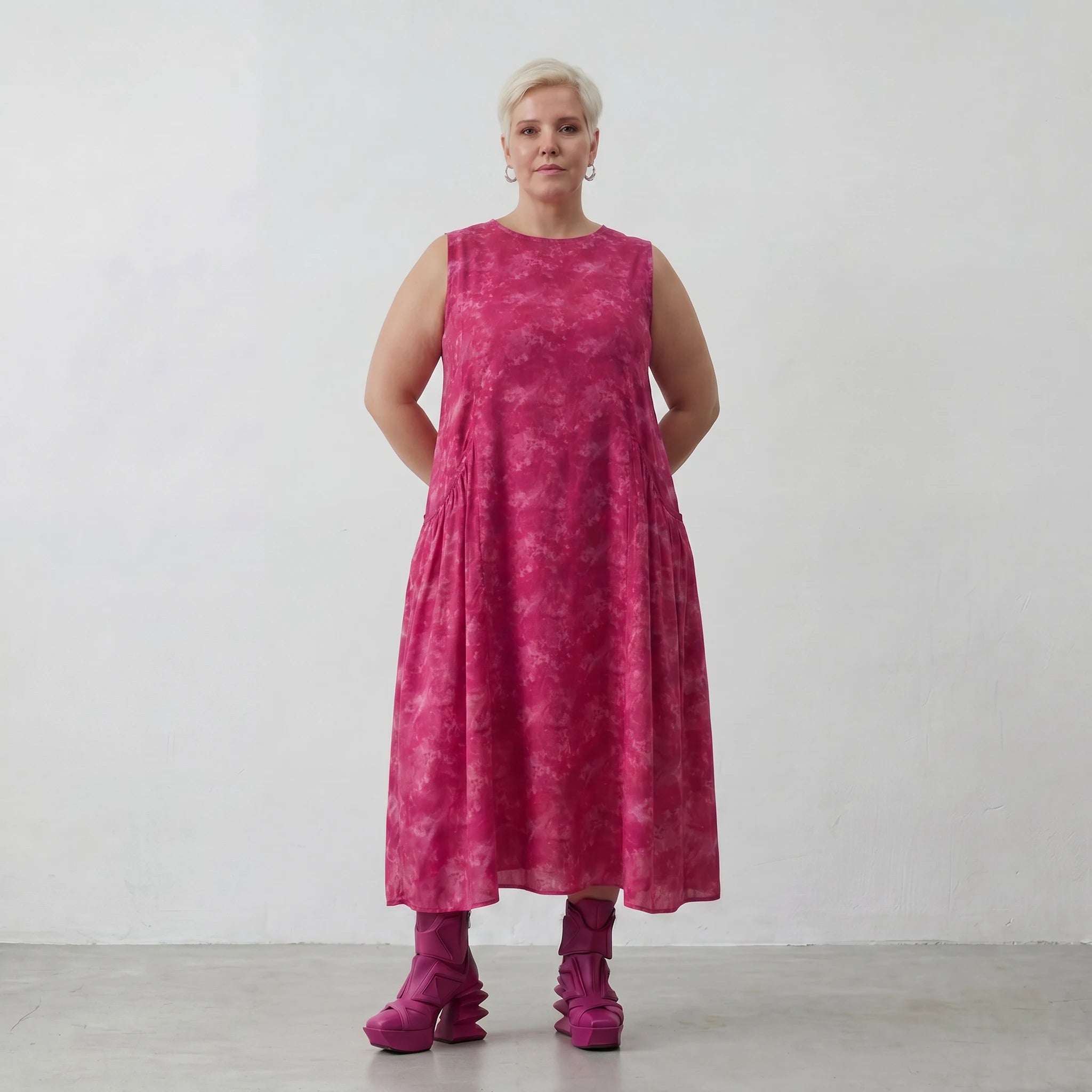 Luftiges Lagenlook Kleid aus feiner Baumwolle in ausgefallener Ballon Form mit Batik Muster, Fuchsia