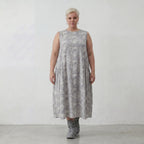 Luftiges Ballon Kleid aus feiner Baumwollpopeline mit zeitlosem Lagenlook und aufgesetzten Taschen, Grau
