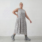 Luftiges Ballon Kleid aus feiner Baumwollpopeline mit zeitlosem Lagenlook und aufgesetzten Taschen, Grau