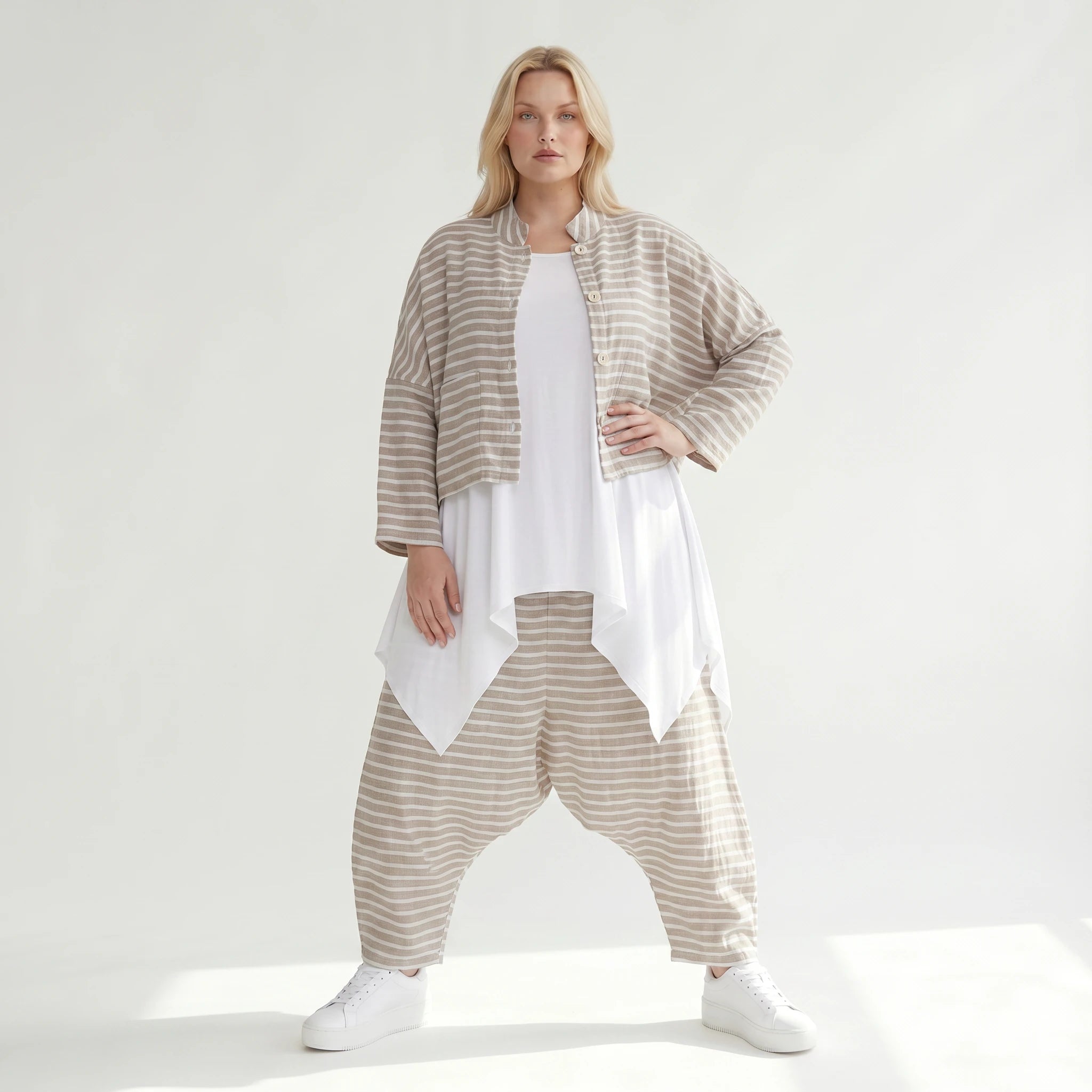 Stilvolle Oversize Jacke in lässigem Lagenlook mit leichter Leinen Optik und Streifen, Sand/Weiß