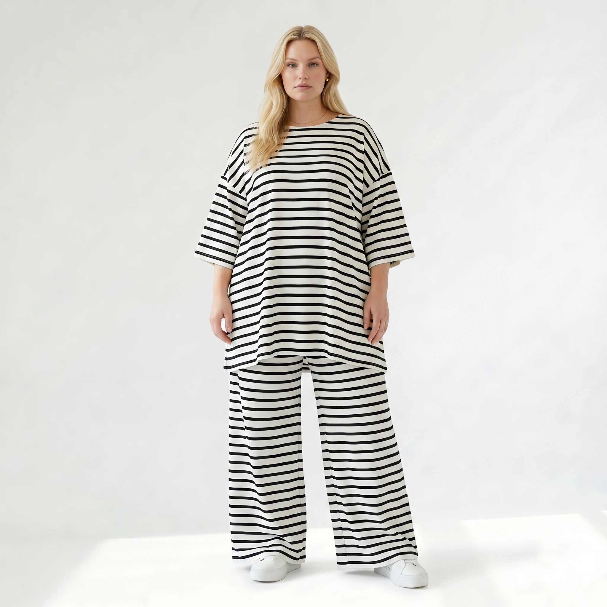 Stilvolle Lagenlook Hose mit weitem Bein Schlitz aus weichem Jersey im angesagten Streifen Design, Weiß/Schwarz