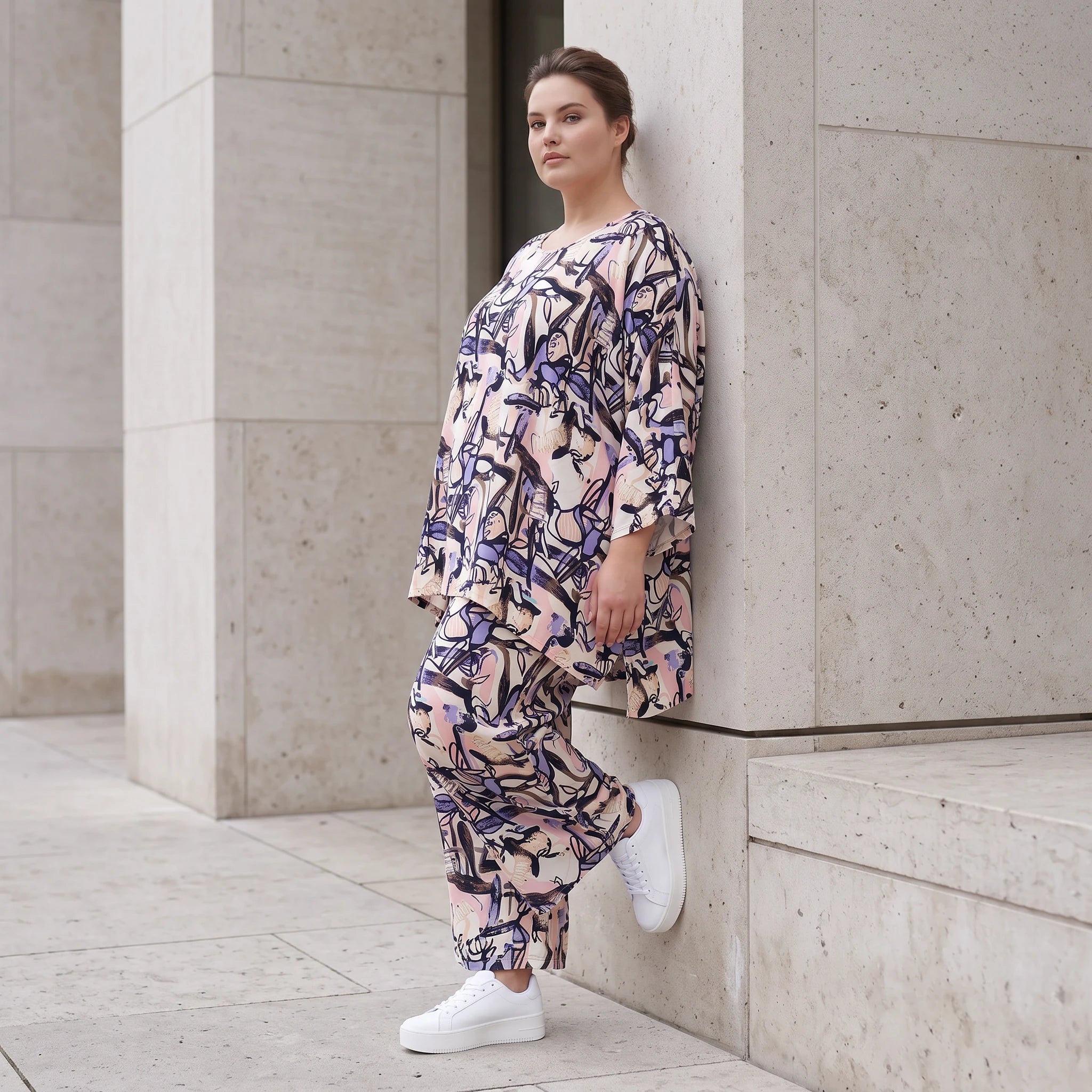 Oversized Shirt aus leichter Viskose Popeline in zartem Rosa mit asymmetrischem Schnitt