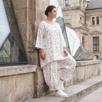 Mousseline Shirt in Weiß und Schwarz mit femininer A-Linie 3/4-Arm und Rundhalsausschnitt
