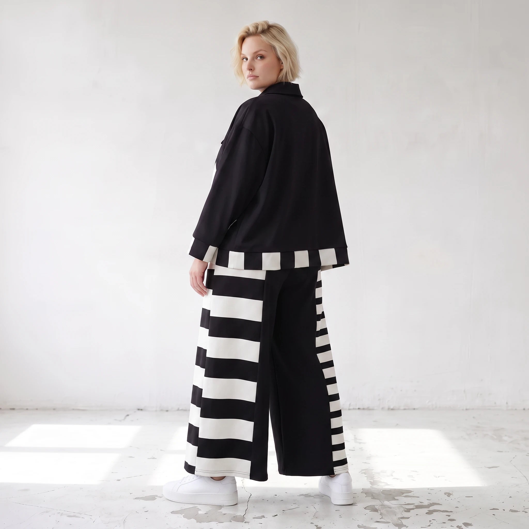 Damen Jacke Lagenlook Rayon Schwarz/Weiß, kastiger Schnitt, Oversize große Größen – AKH Premium