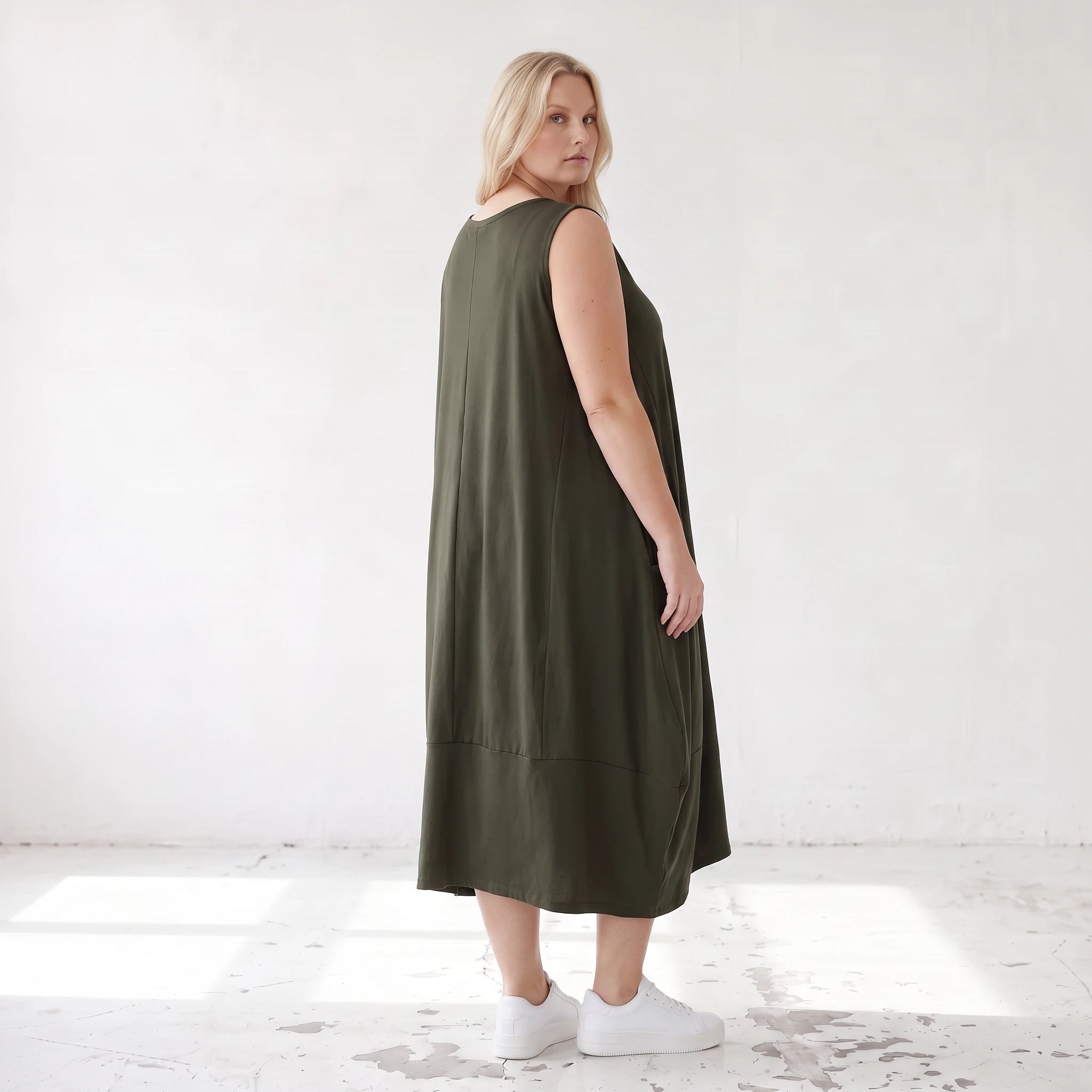 Damen Kleid Lagenlook Lyocell Khaki, Ballonschnitt, Flügeltaschen, Oversize große Größen – AKH Premium