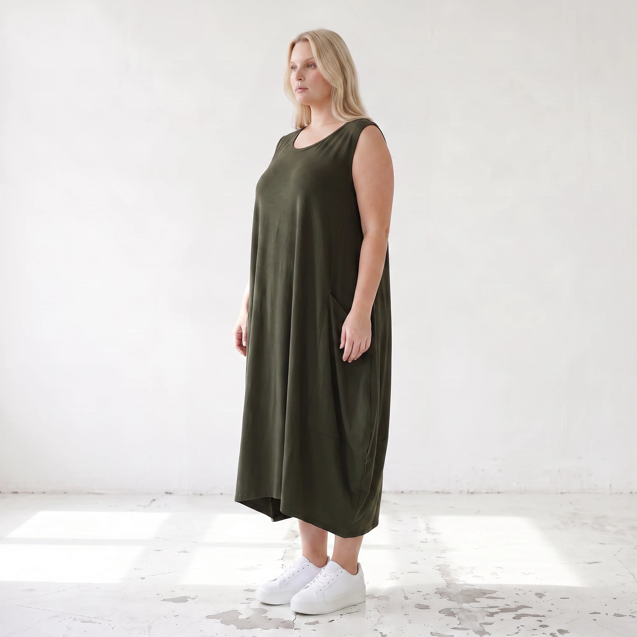 Damen Kleid Lagenlook Lyocell Khaki, Ballonschnitt, Flügeltaschen, Oversize große Größen – AKH Premium