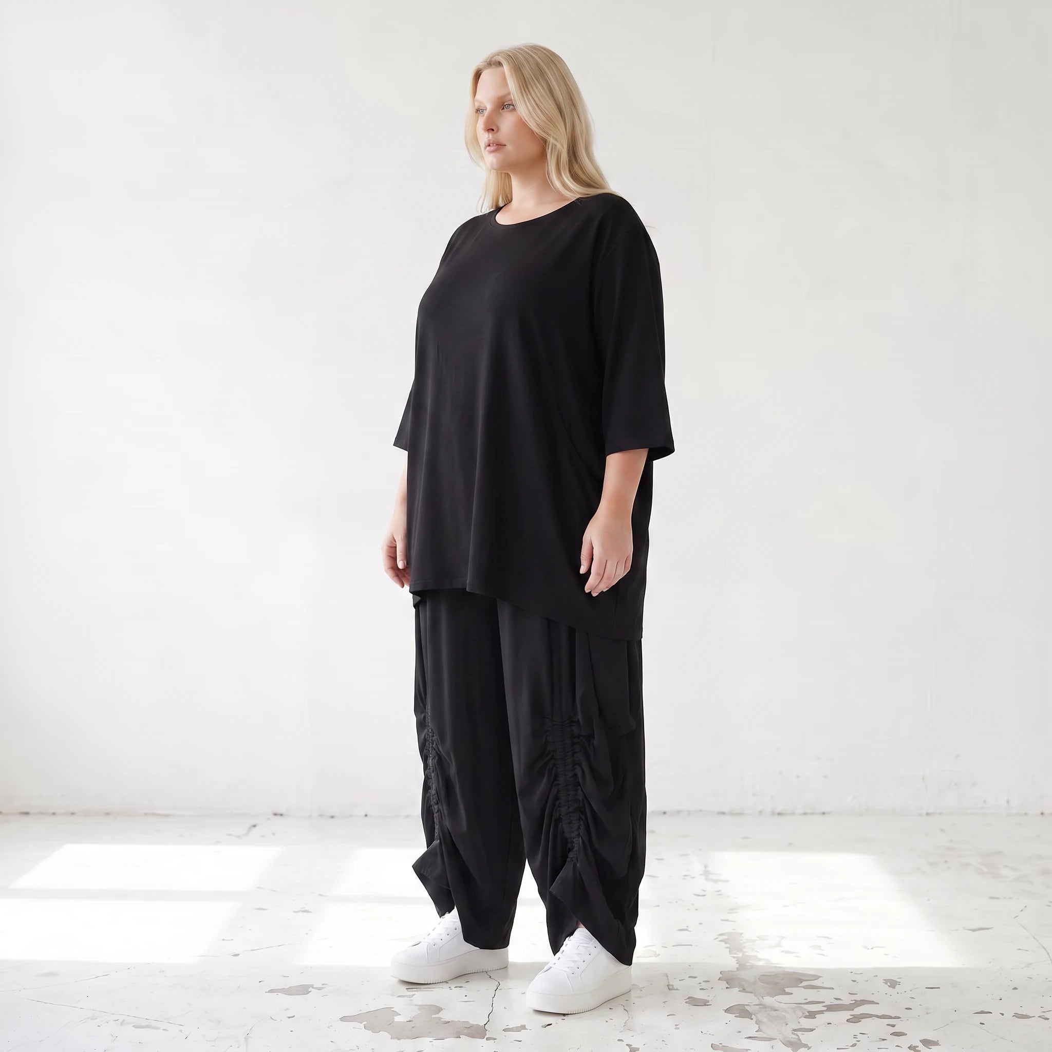 Damen Hose Lagenlook Lyocell Schwarz, Ballonschnitt, Flügeltaschen, Oversize große Größen – AKH Premium
